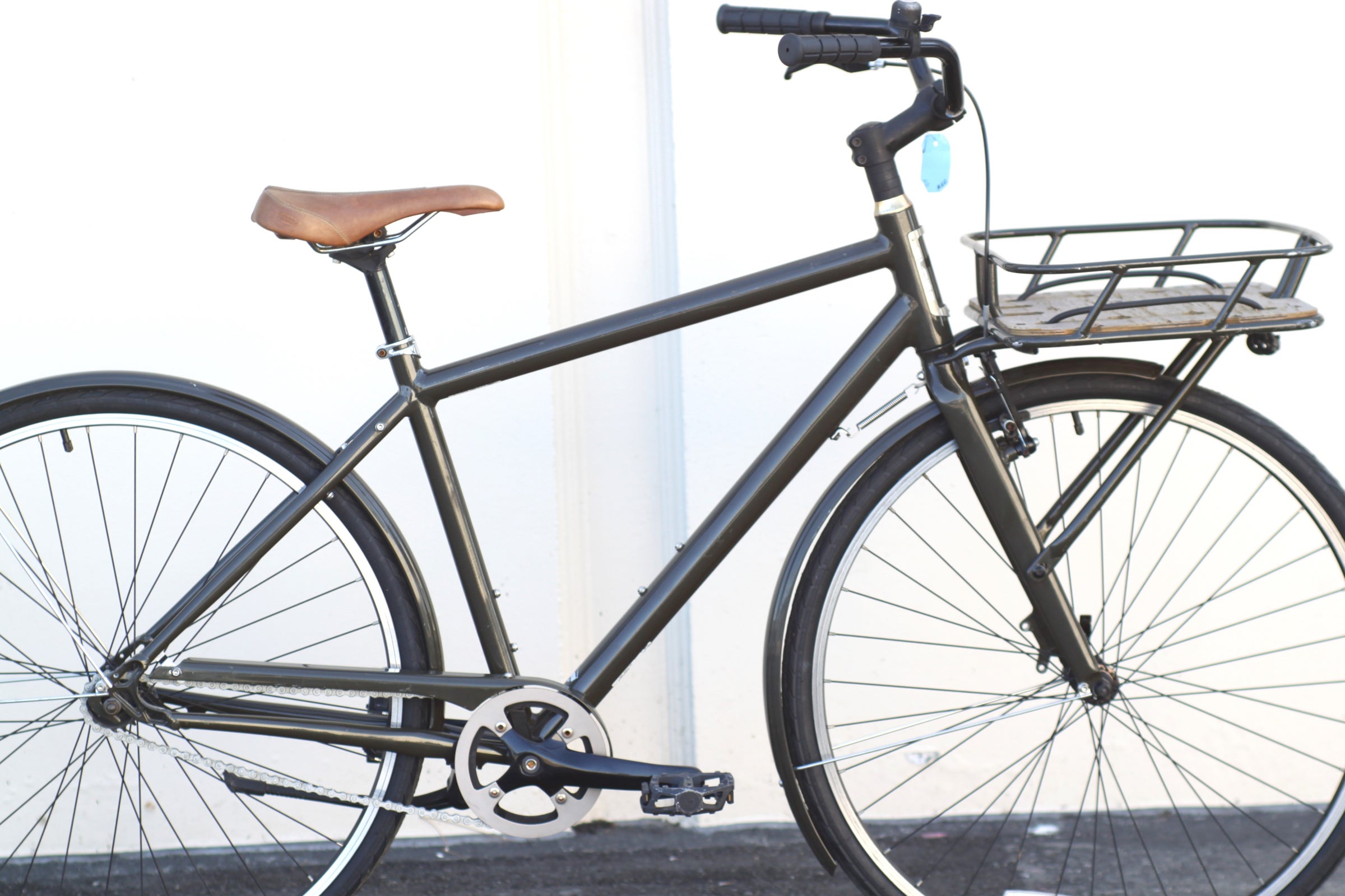 Specialized Globe Live 1 Single Speed Commuter with Large Porteur