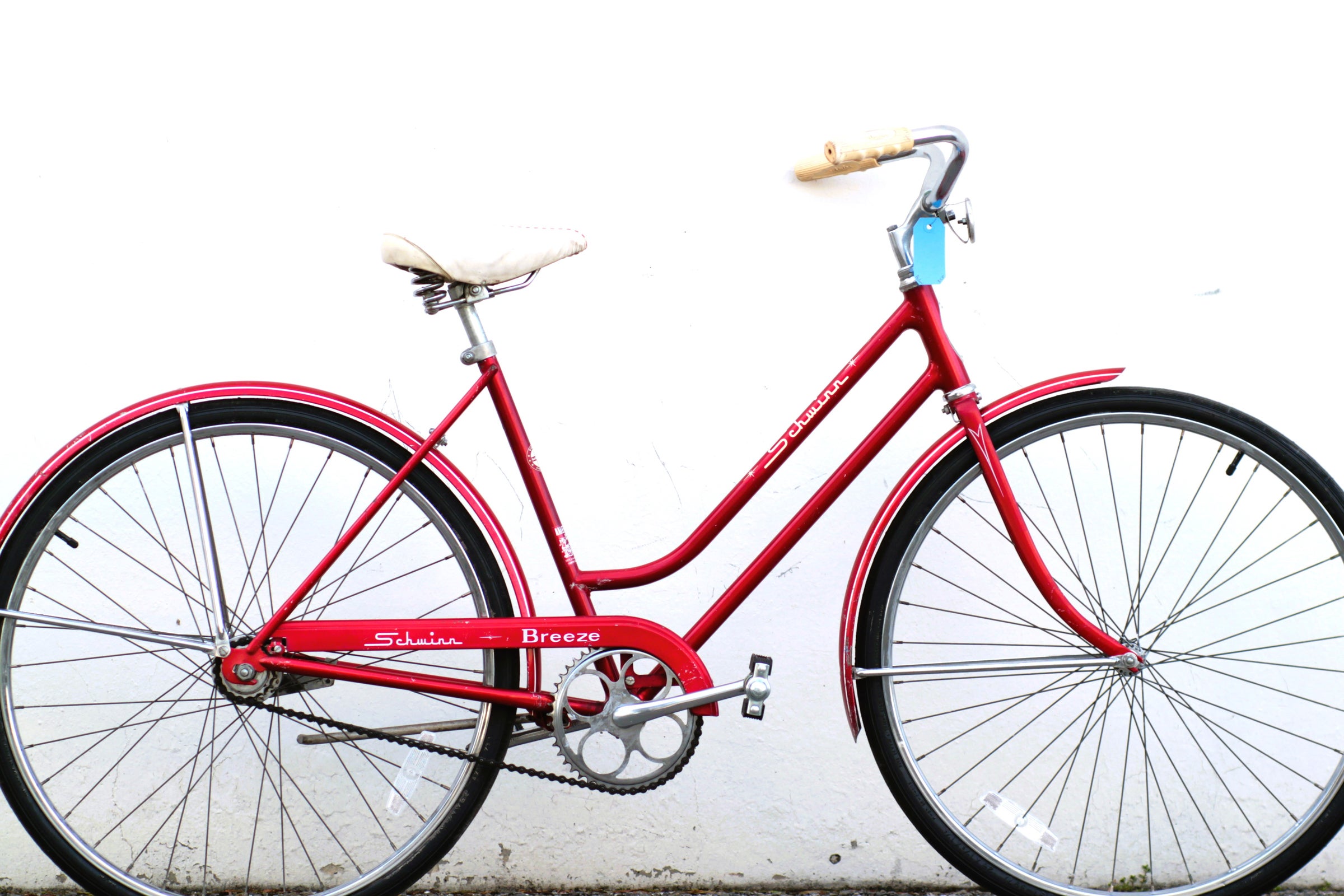 Schwinn Breeze Ladies Classic Cruiser from 1967 2-Speed red