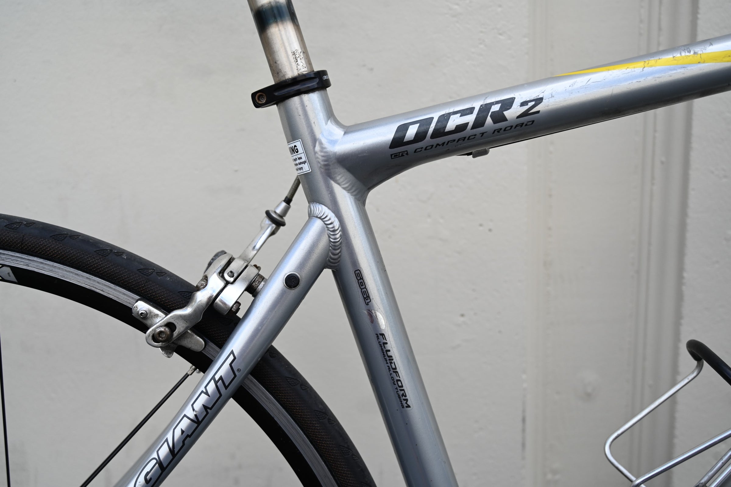 Giant OCR 2 Alloy Road Bike with Carbon Fork and Shimano 105 MD