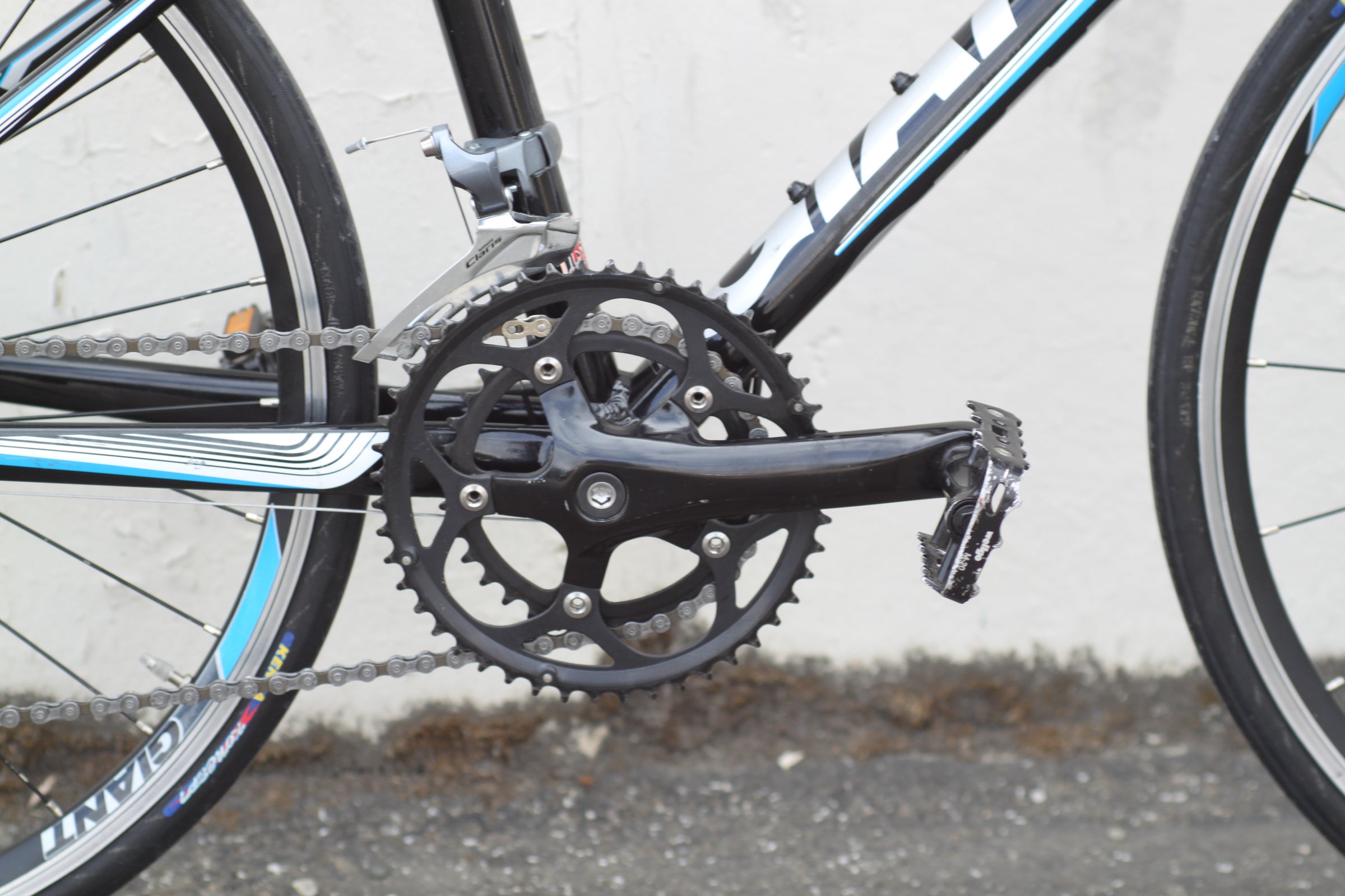 Giant TCR Espoir - Kid's Road Bike with 24” Wheels black - SJNN
