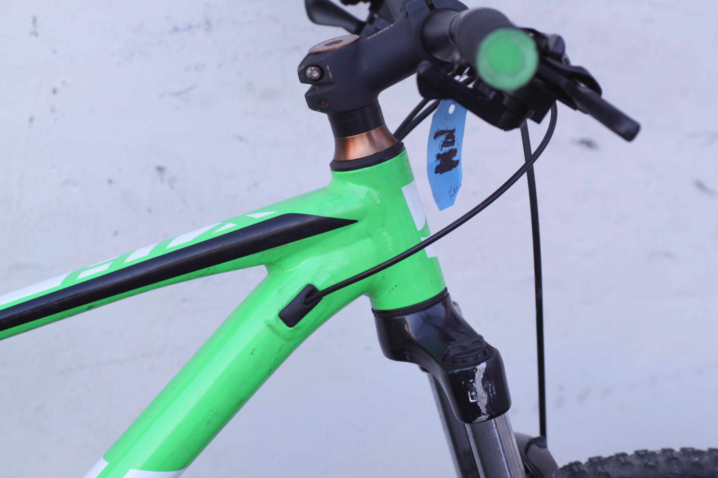Giant ATX 2 27.5 Sport Hardtail MTB with Disc Brakes, 27.5” Wheels