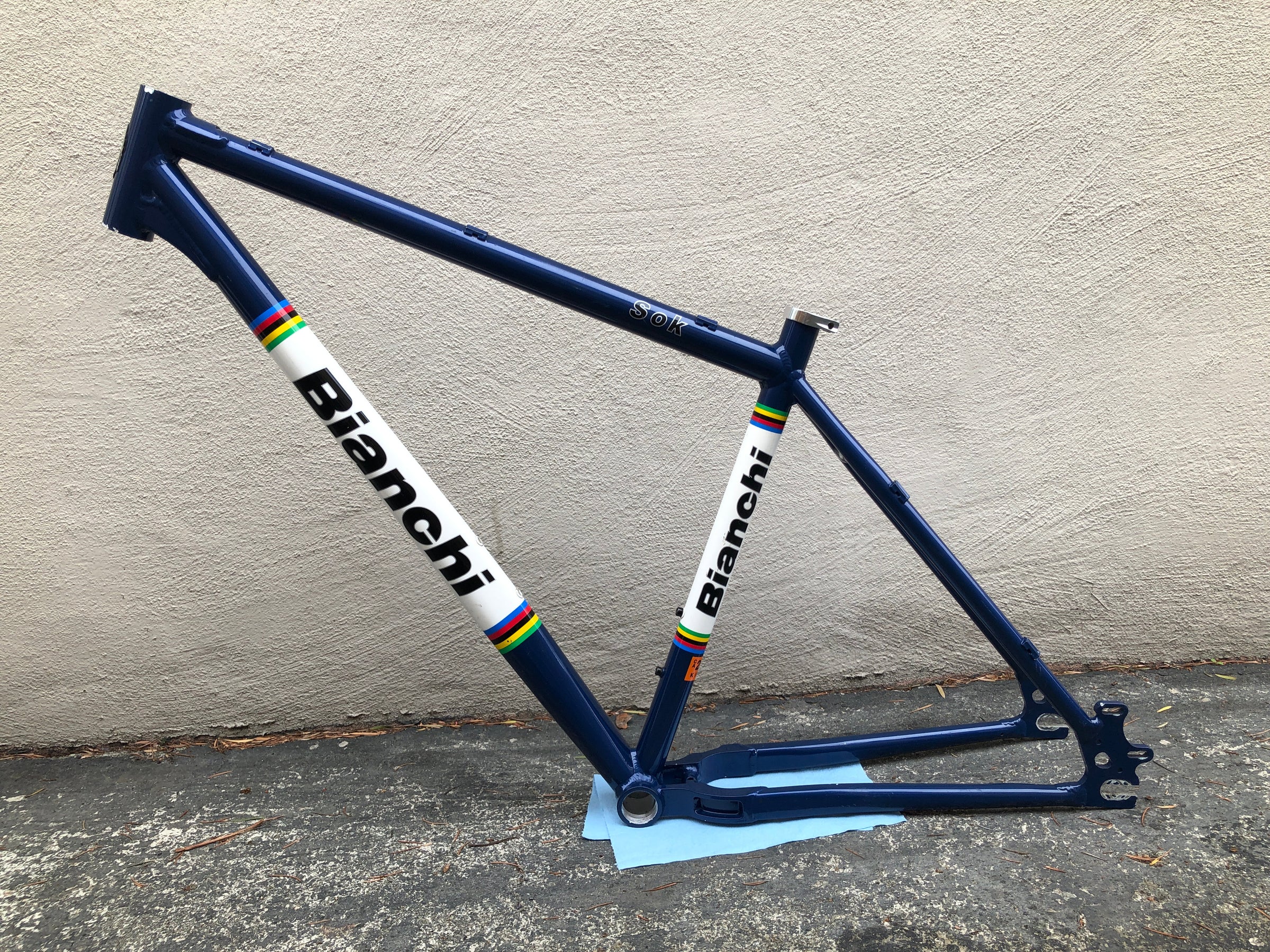 Bianchi - chaki Hizoku Cycles - Reposted from @fxdtrk_tay Cyberpunk