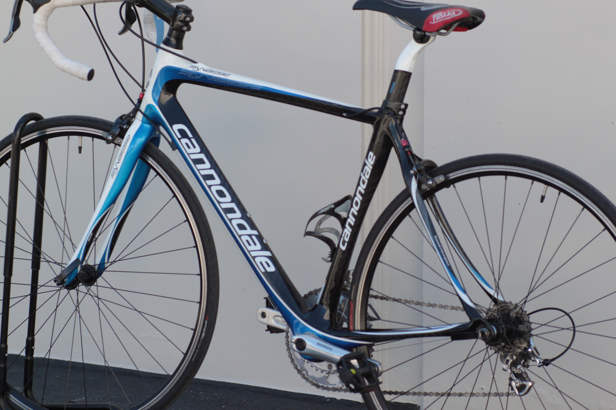 Cannondale Synapse 6 Carbon Road Bike with Shimano 105 - Ultegra