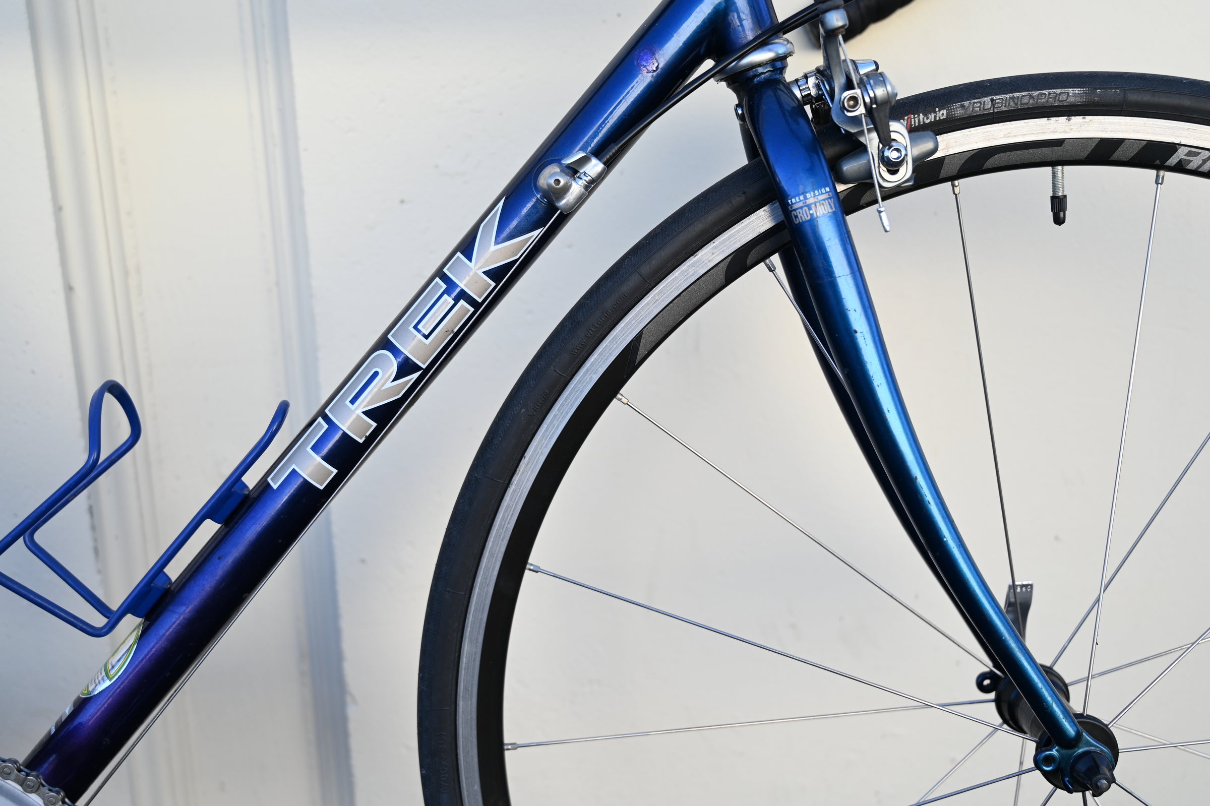 Trek 1220 Vintage Road Bike with ZX Series Aluminum Frame, Shimano
