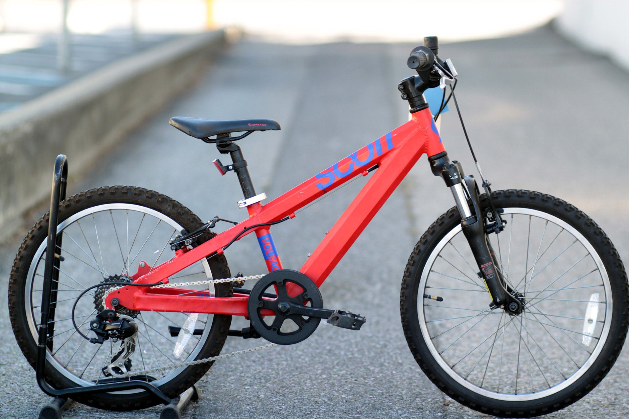 Scott Voltage Jr 20 Kid's Mountain Bike 20” Wheels Suntour