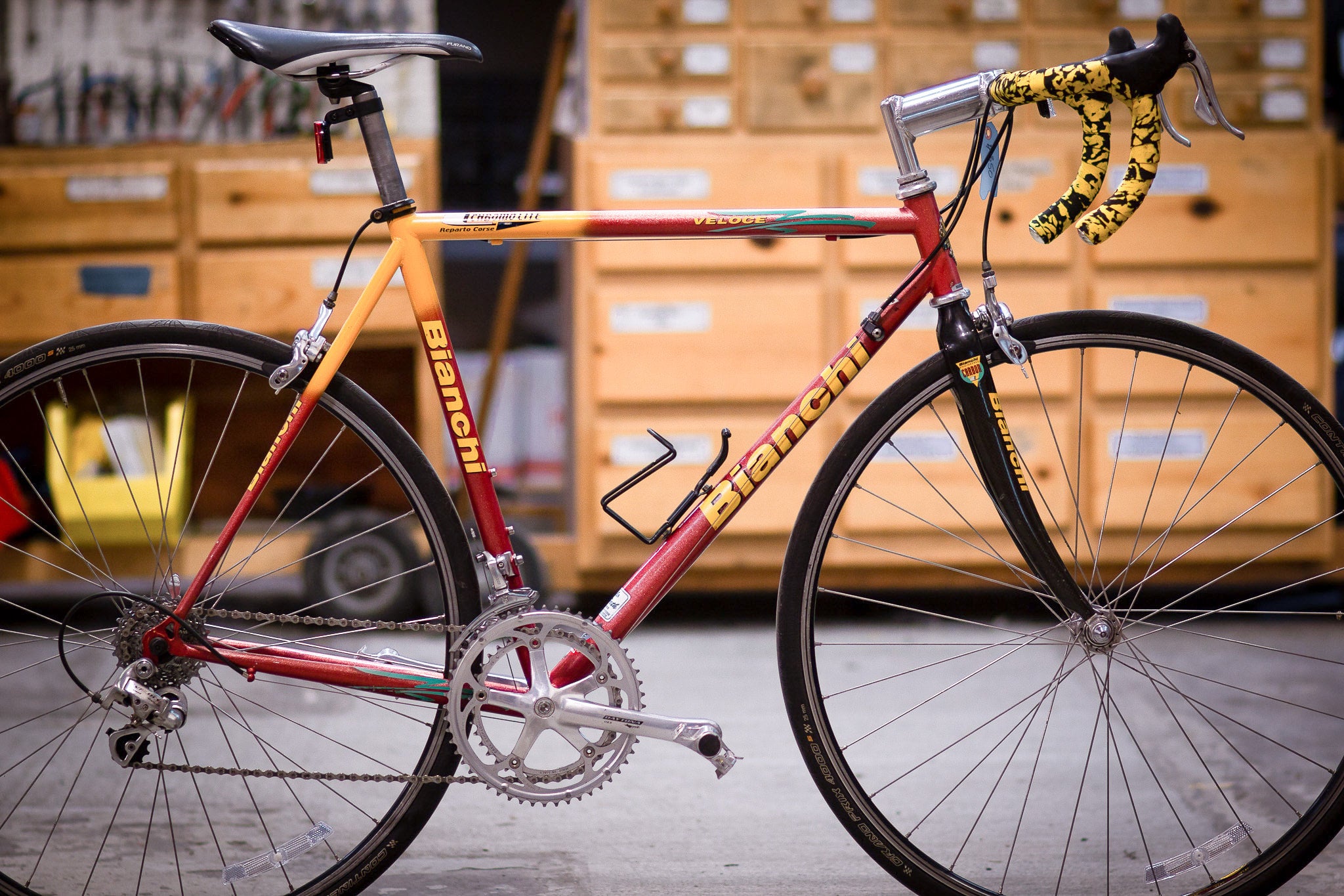 Bianchi Veloce Chromo Lite Yellow/Pink Road Bike | Used Bikes for