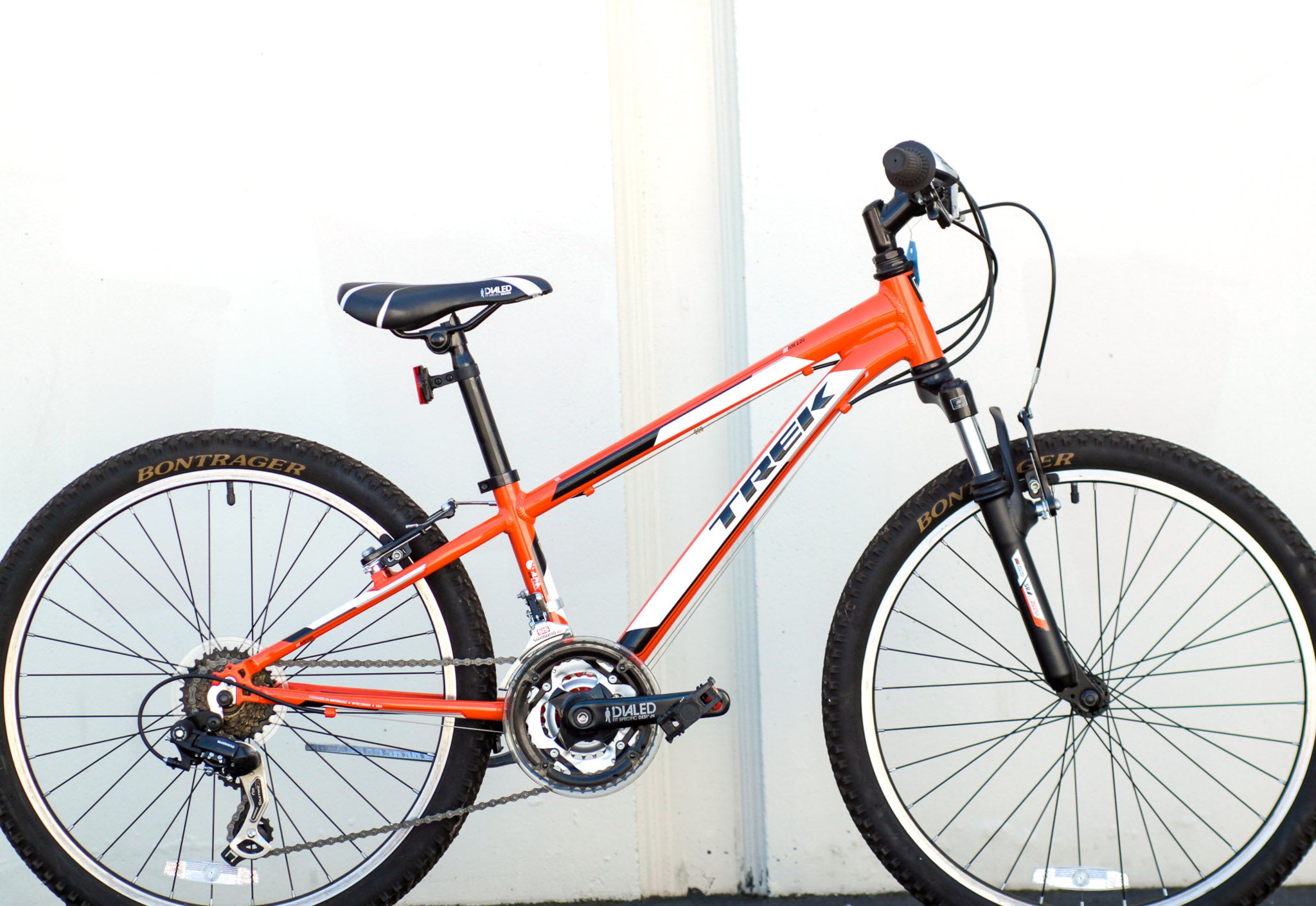 Trek MT220 Kid's Mountain Bike with 24” Wheels orange - SOBN