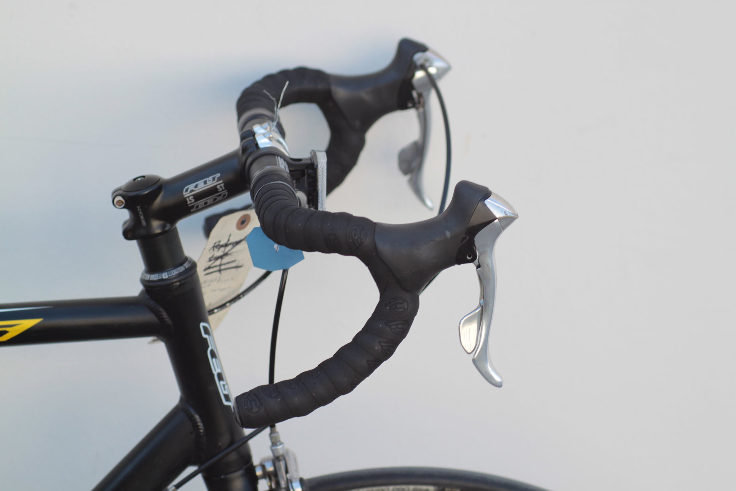 Felt F75 Aluminum Carbon Road Bike with Shimano 105 58cm black