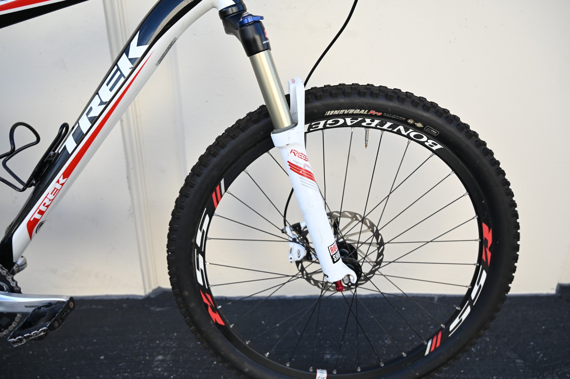 Trek 8000 Disc Hardtail MTB with Disc Brakes, RockShox Reba SL
