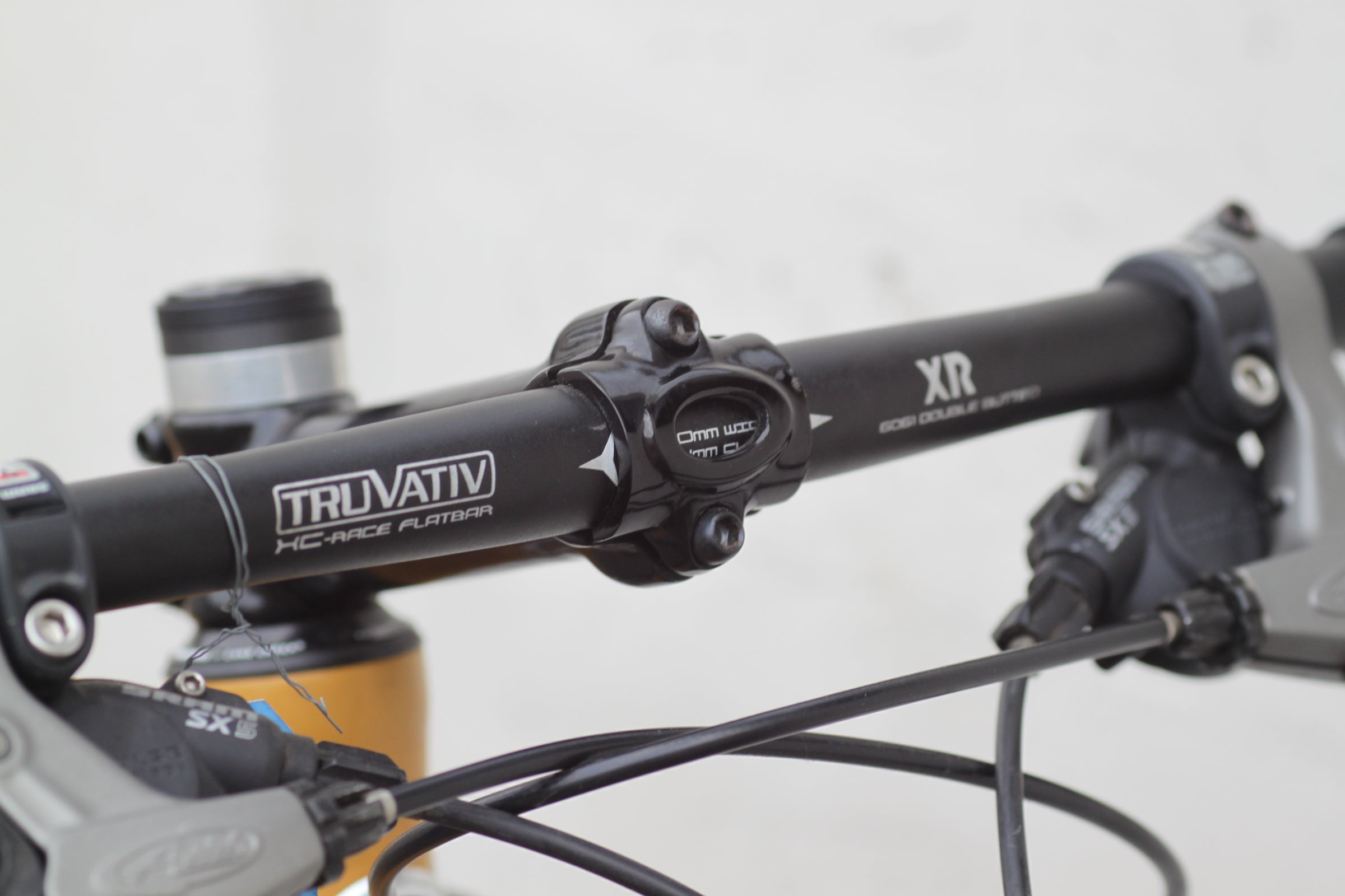 Novara Big Buzz Gravel Commuter Hybrid with Disc Brakes 18