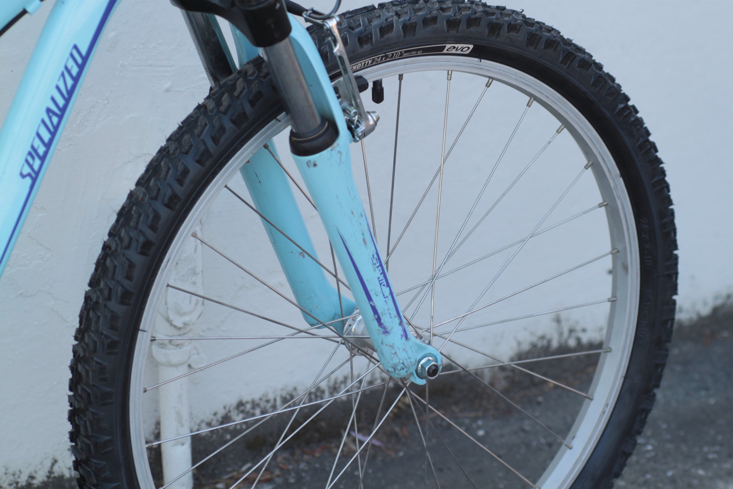Specialized Hotrock 24 7-Speed Girls Bike blue - VEPE | Used Bikes