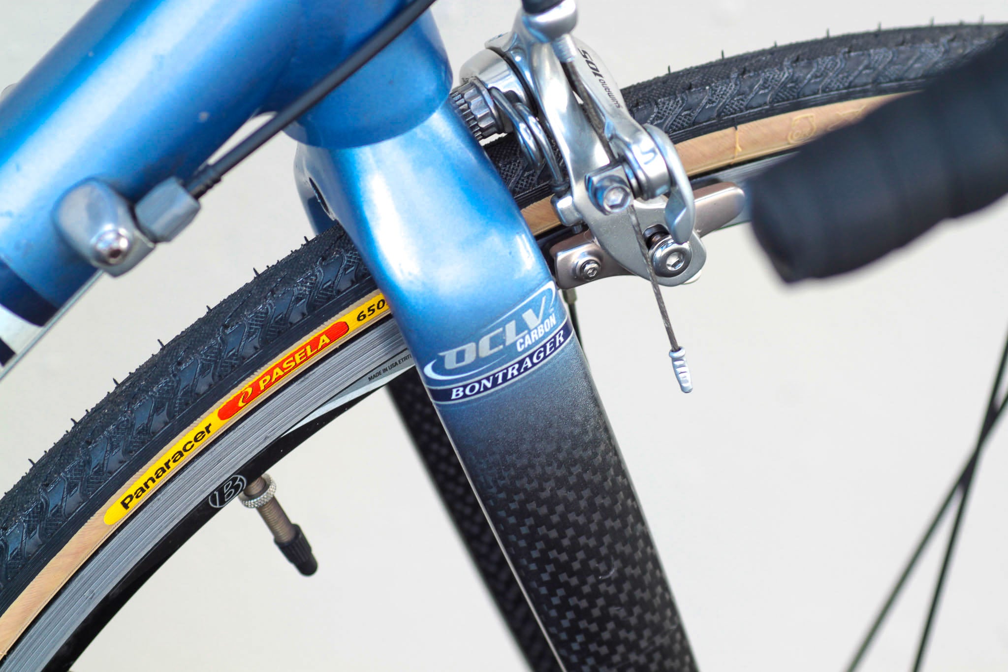 Trek 2200 ZR Alloy / OCLV Carbon Road Bike with 650c Wheels
