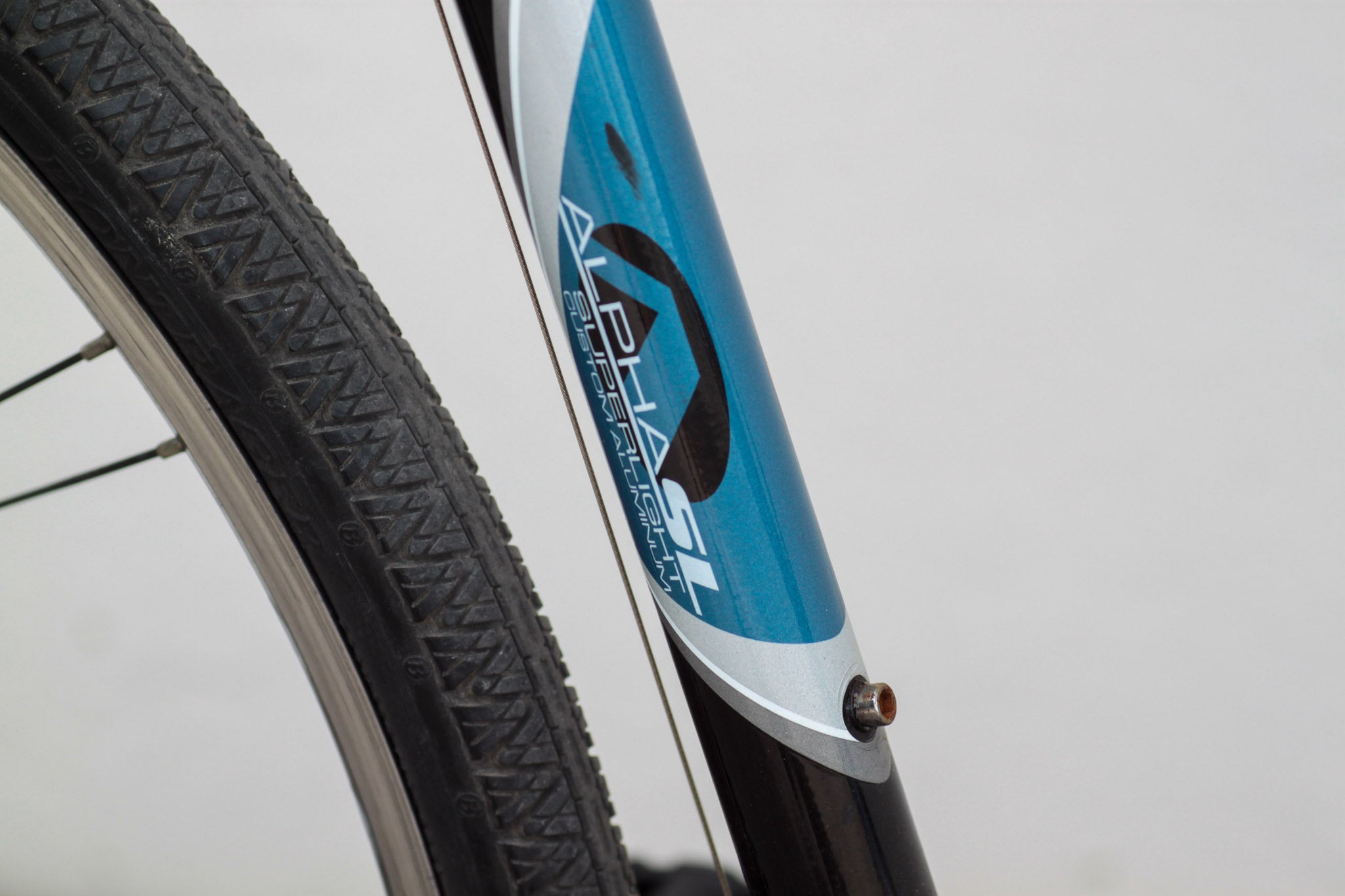 Trek Multitrack 7700 Hybrid / Commuter Bike - RockShox Fork - LROI