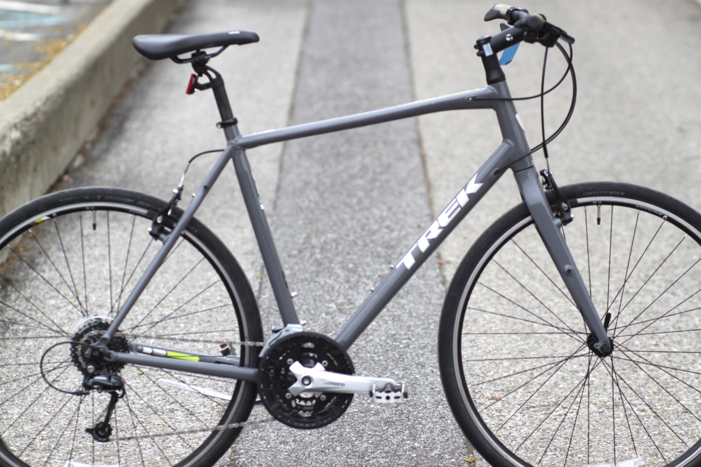 Trek 7.4 FX Commuter Hybrid Bike with Carbon Fork - 22.5