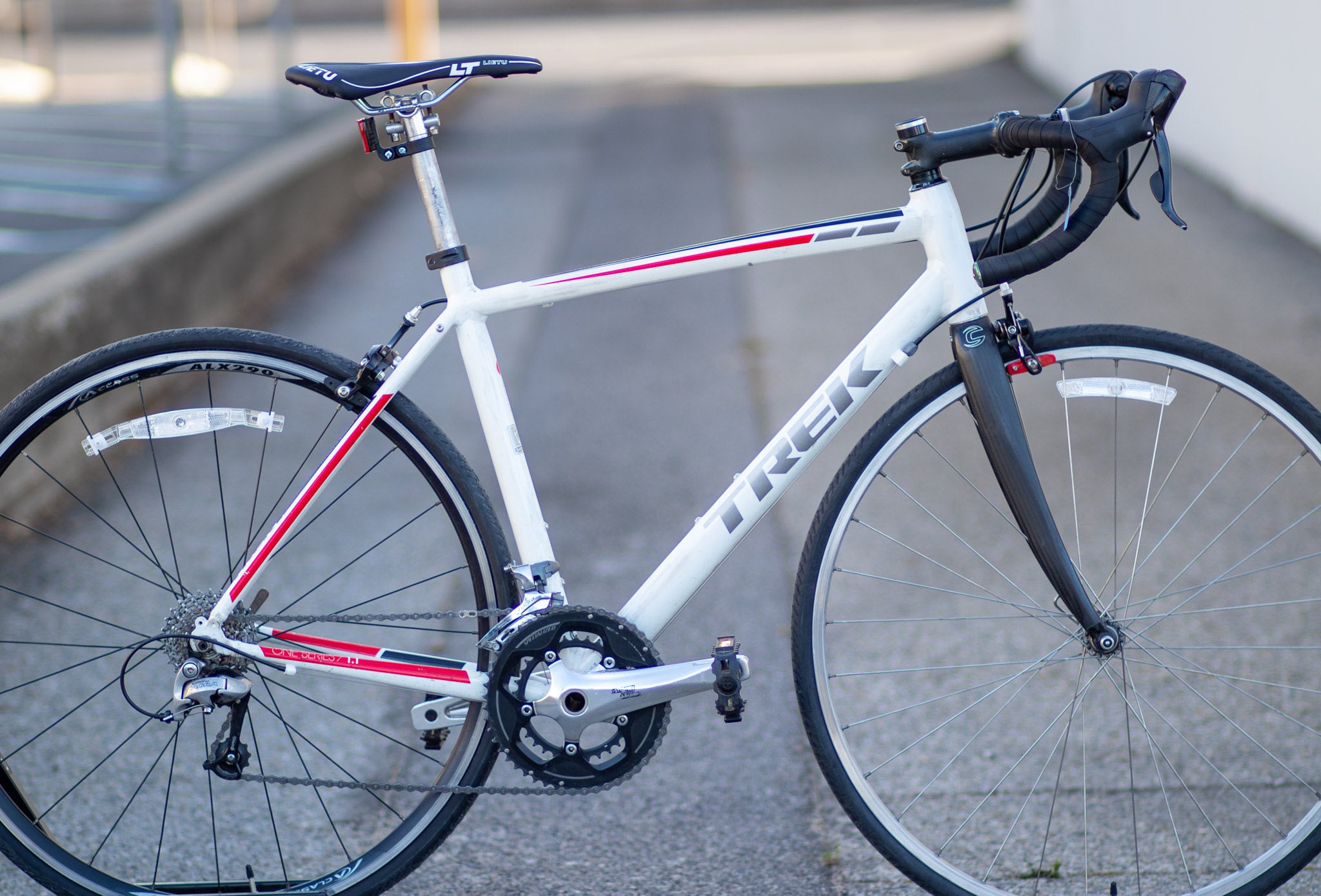 Trek One Series 1.1 Road Bike with Carbon Fork 54cm H2 white
