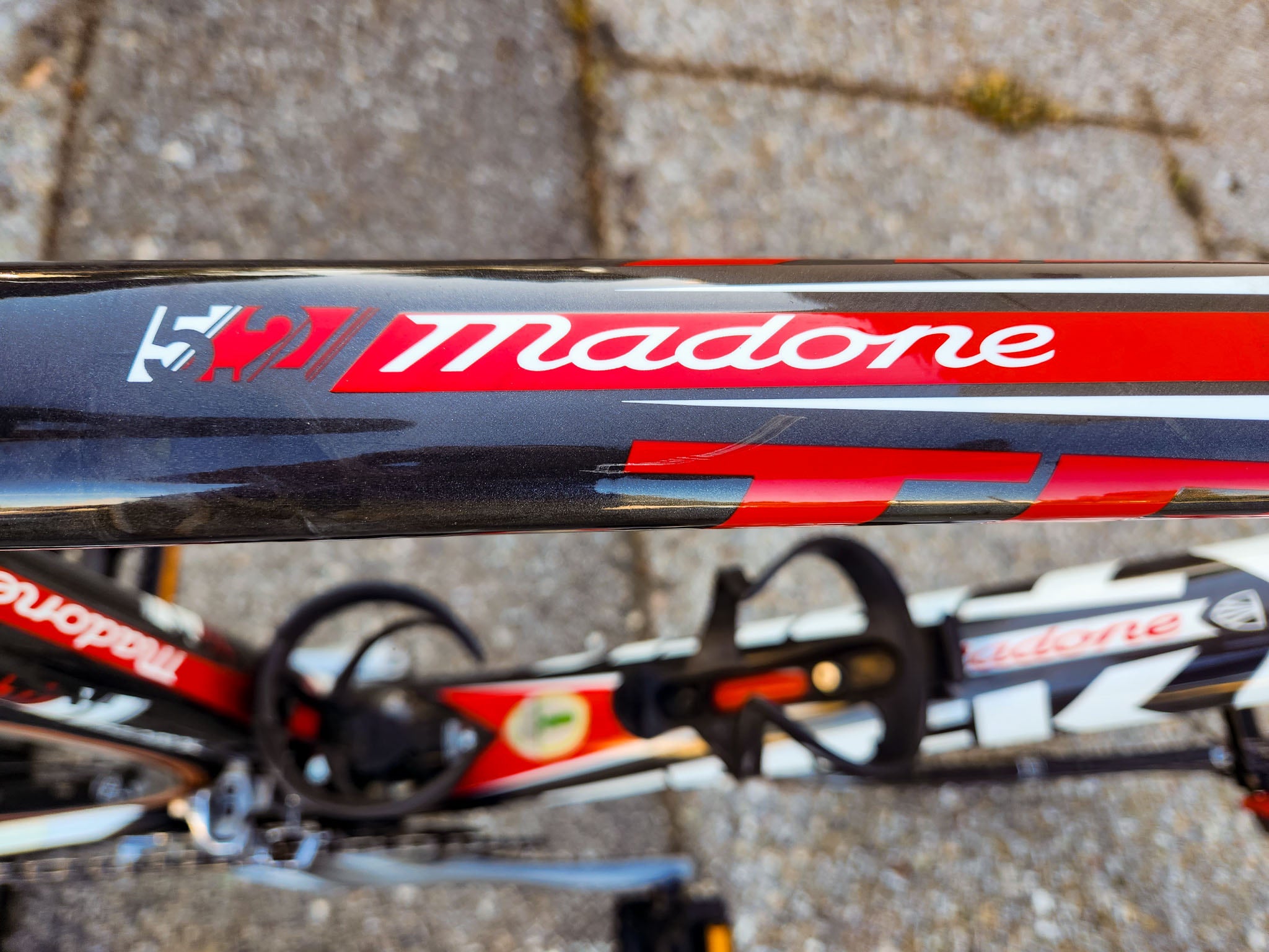 Trek Madone 5.2 Carbon Road Bike with Ultegra 2x10 red/gray