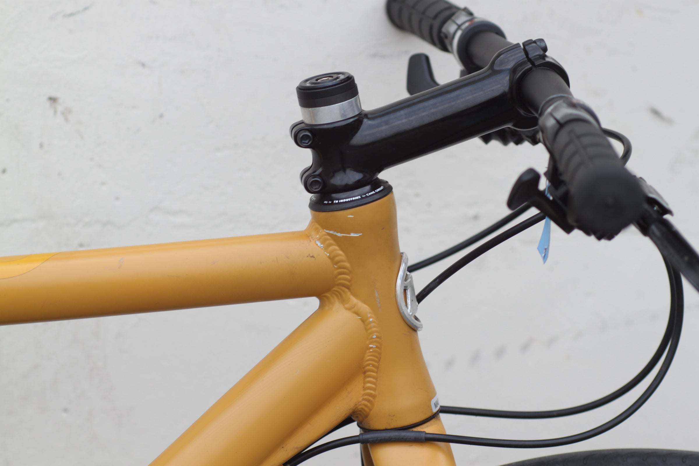 Novara Big Buzz Gravel Commuter Hybrid with Disc Brakes 18