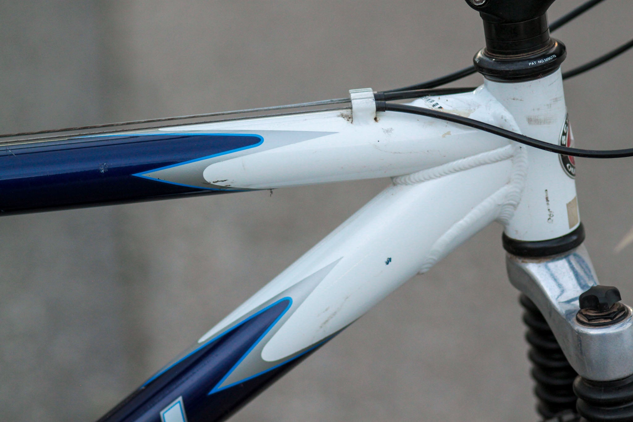 Schwinn Moab 7005 Aluminum Hardtail Mountain Bike with Rock Shox