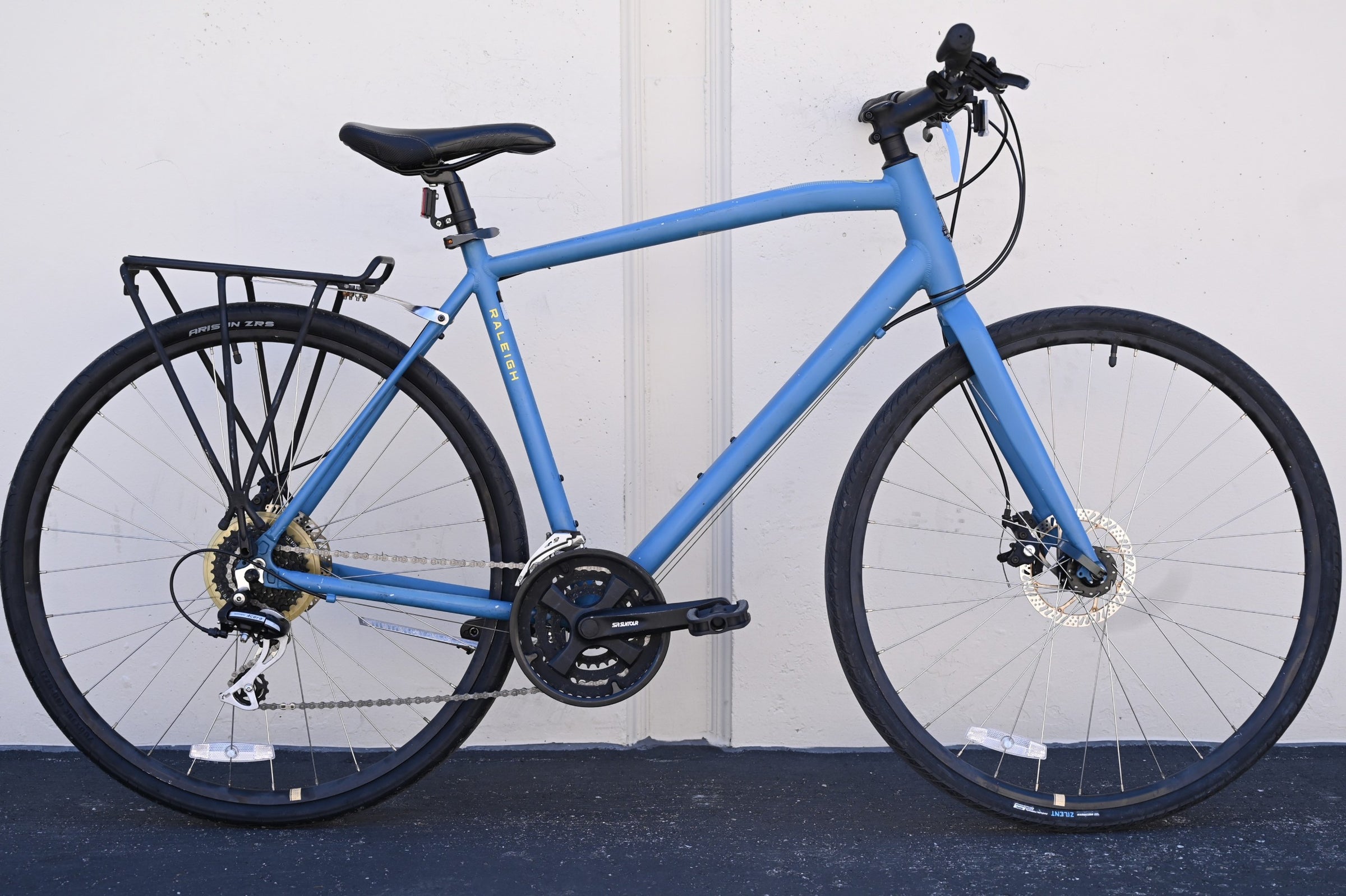 Raleigh Cadent 2 Flat Bar Commuter Fitness Hybrid with Disc Brakes