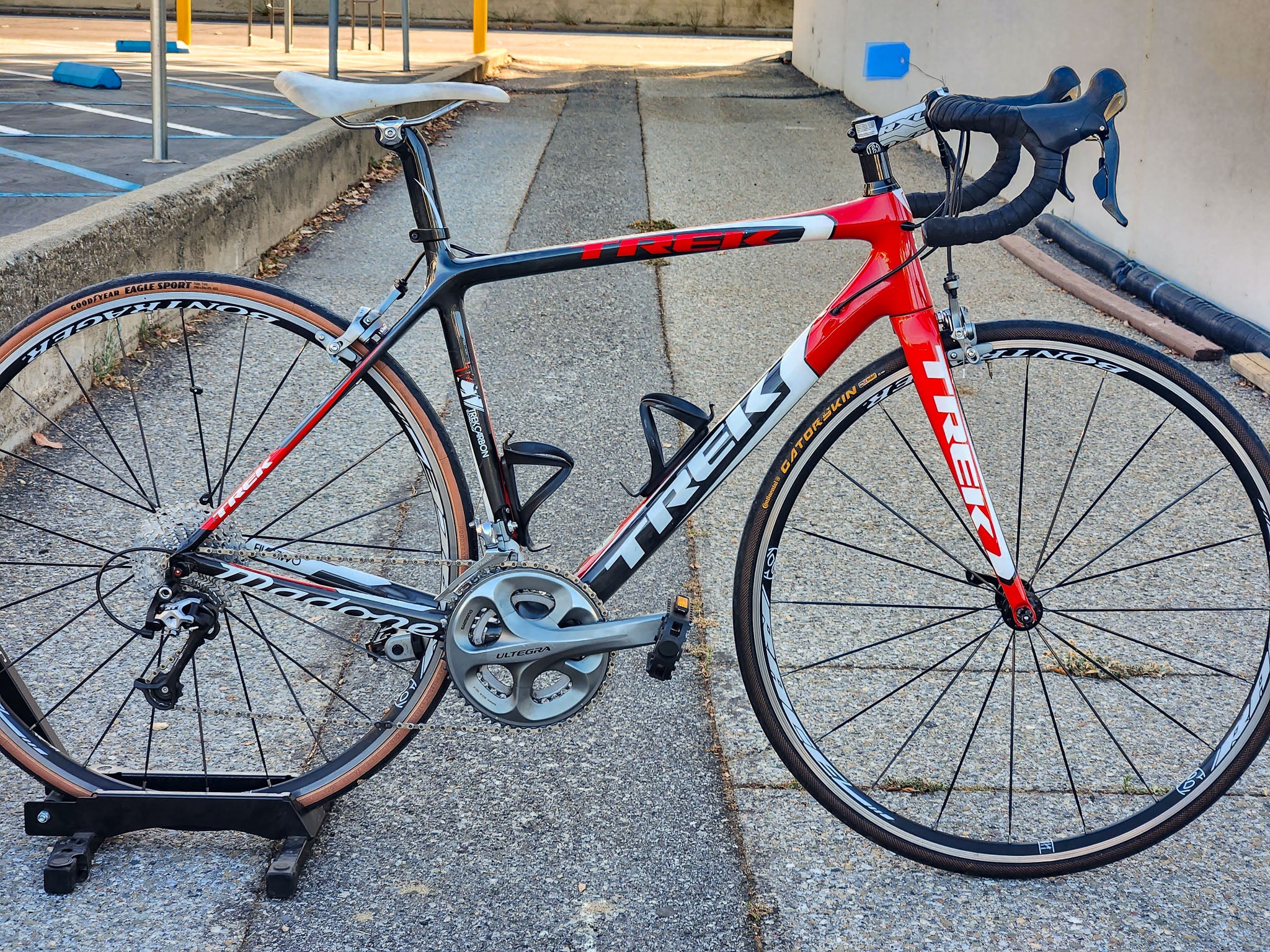 トレック TREK マドン MADONE 5.2 2011モデル ロードバイク 買取入荷