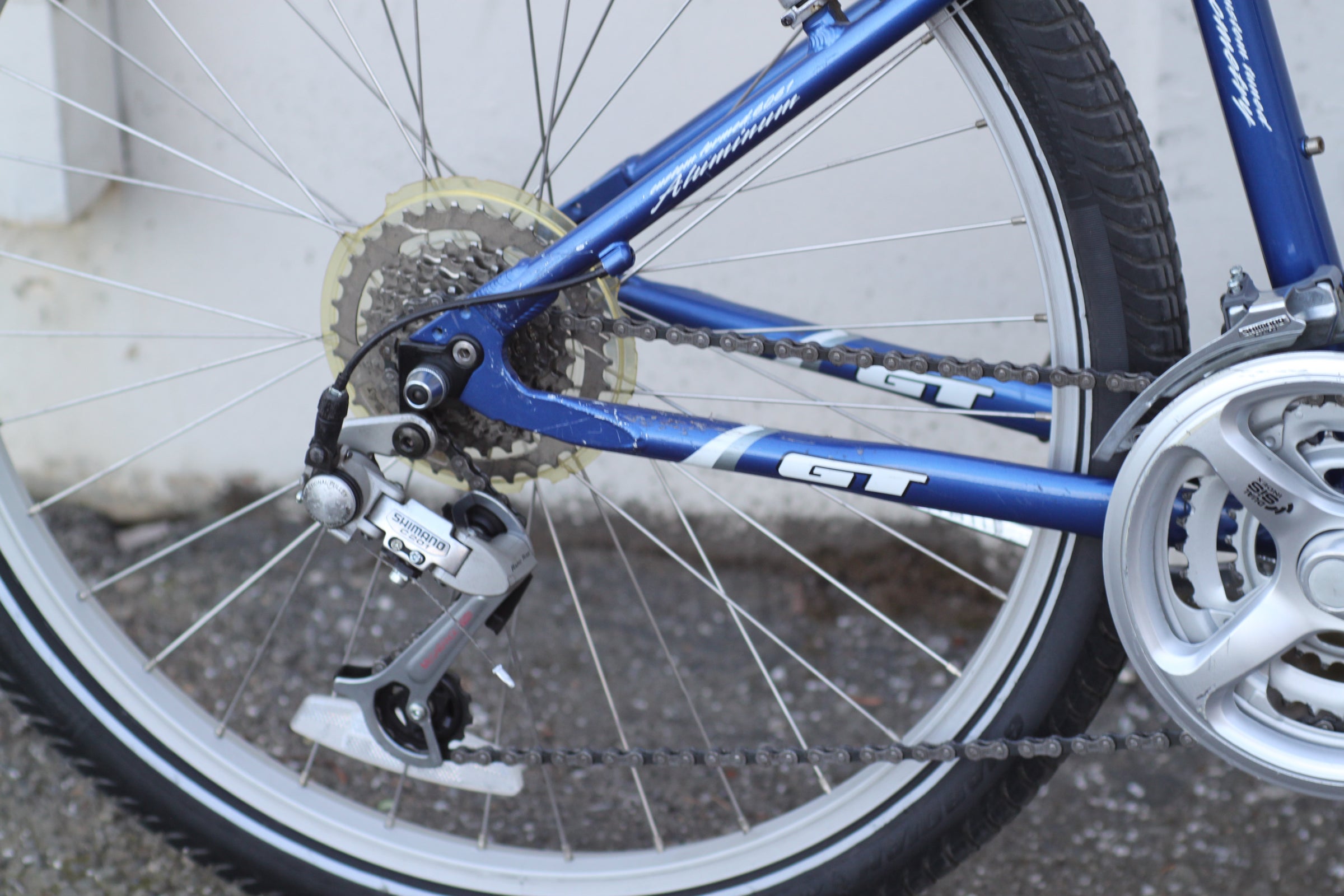 GT Timberline LTD Commuter Hybrid Bike with Upright Seating