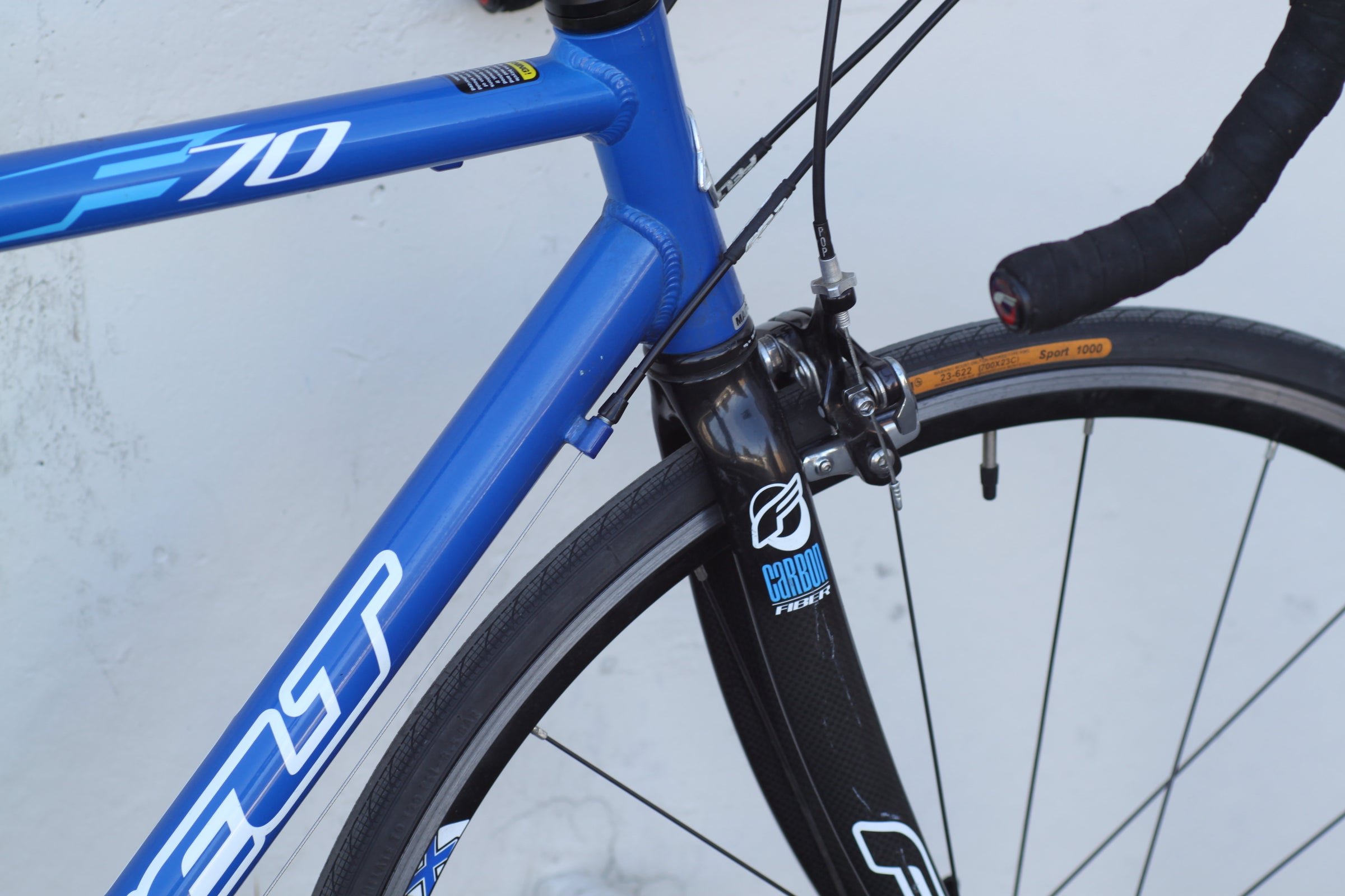 Felt F70 Aluminum Road Bike with Carbon Fork and Shimano 105