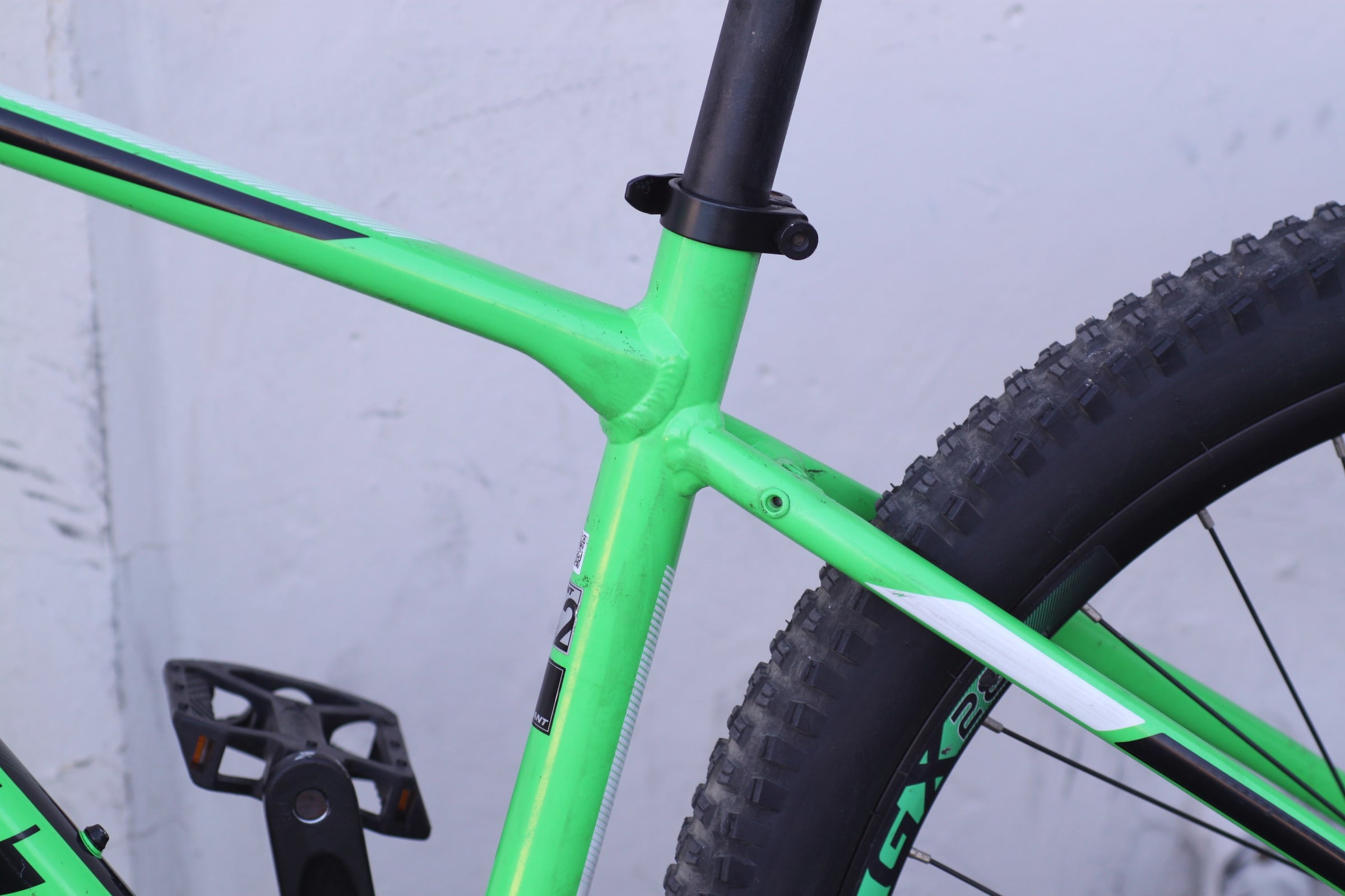 Giant ATX 2 27.5 Sport Hardtail MTB with Disc Brakes, 27.5” Wheels