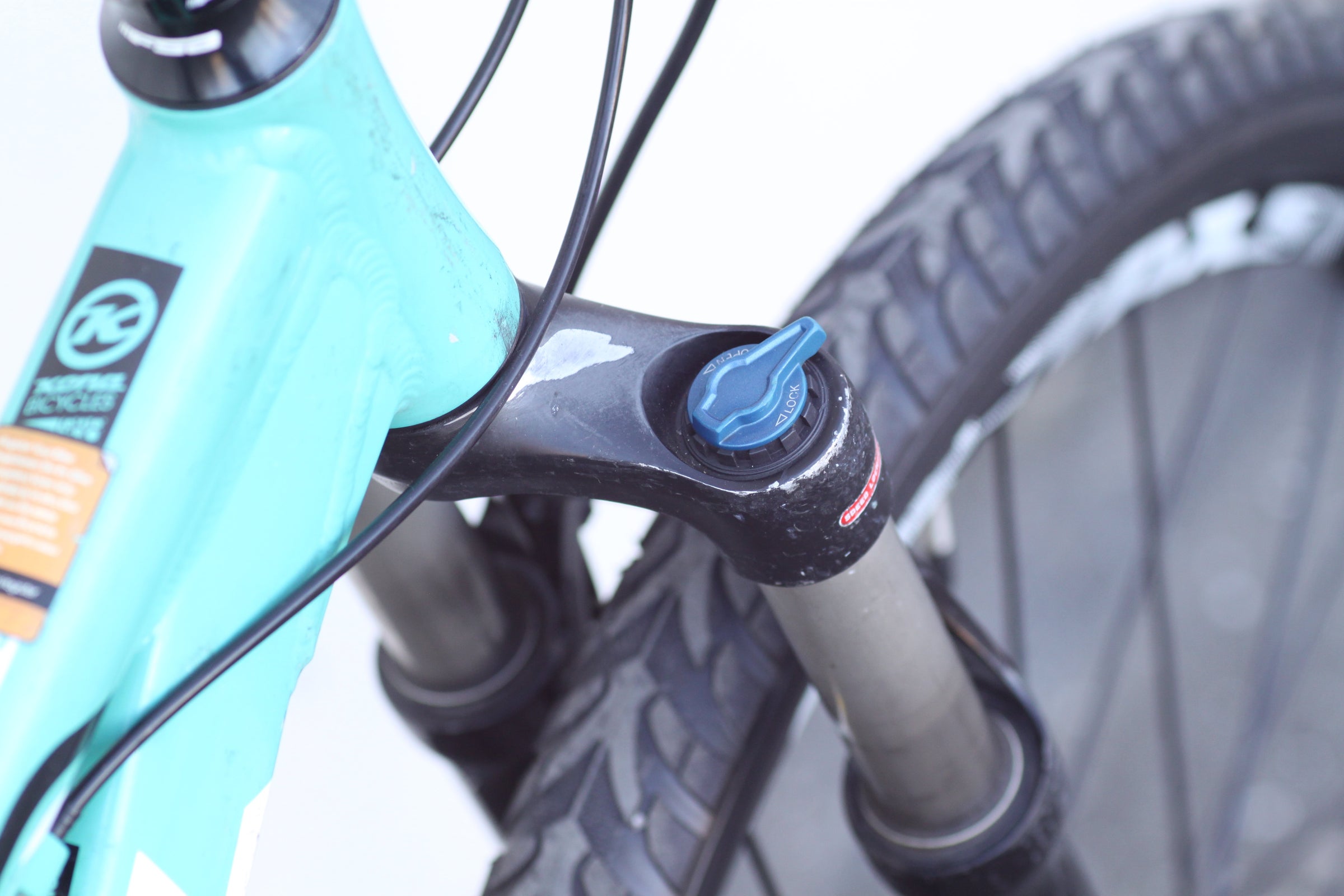 Kona Tika Hardtail MTB with SR Suntour Fork and Disc Brakes XS