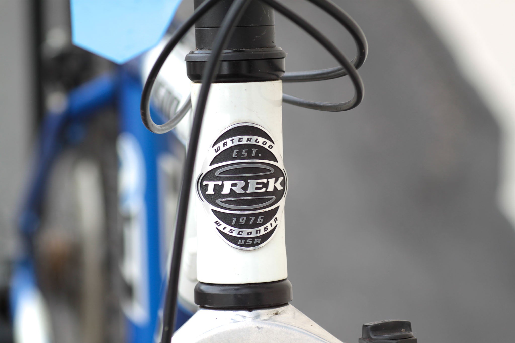 Trek 4500 Hardtail MTB with Rock Shox Judy Fork blue/white - NKOU