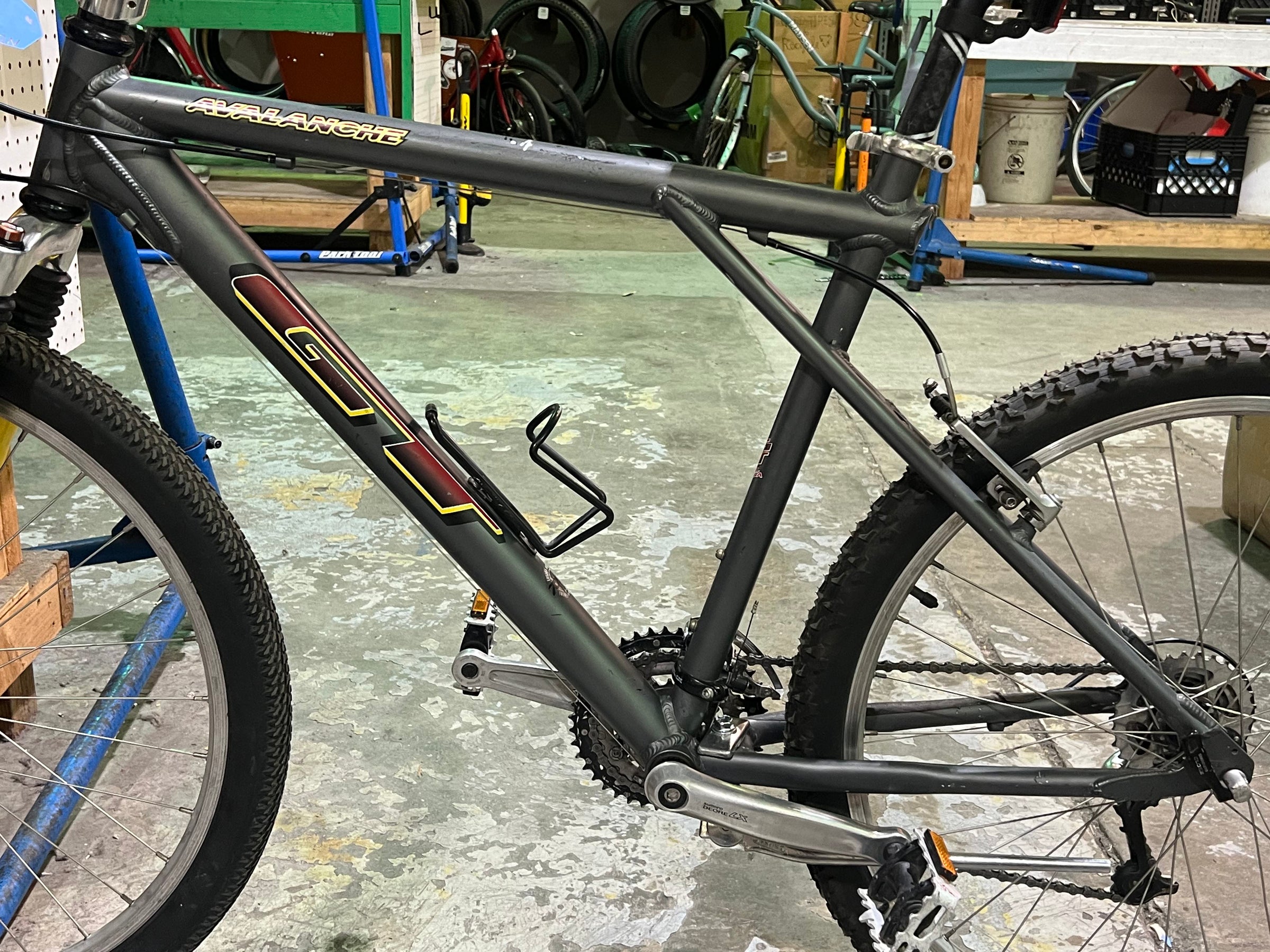 gt avalanche bicycle Sport  RD Cycles DS suspension fork GT Avalanche Sport 27.5 inch