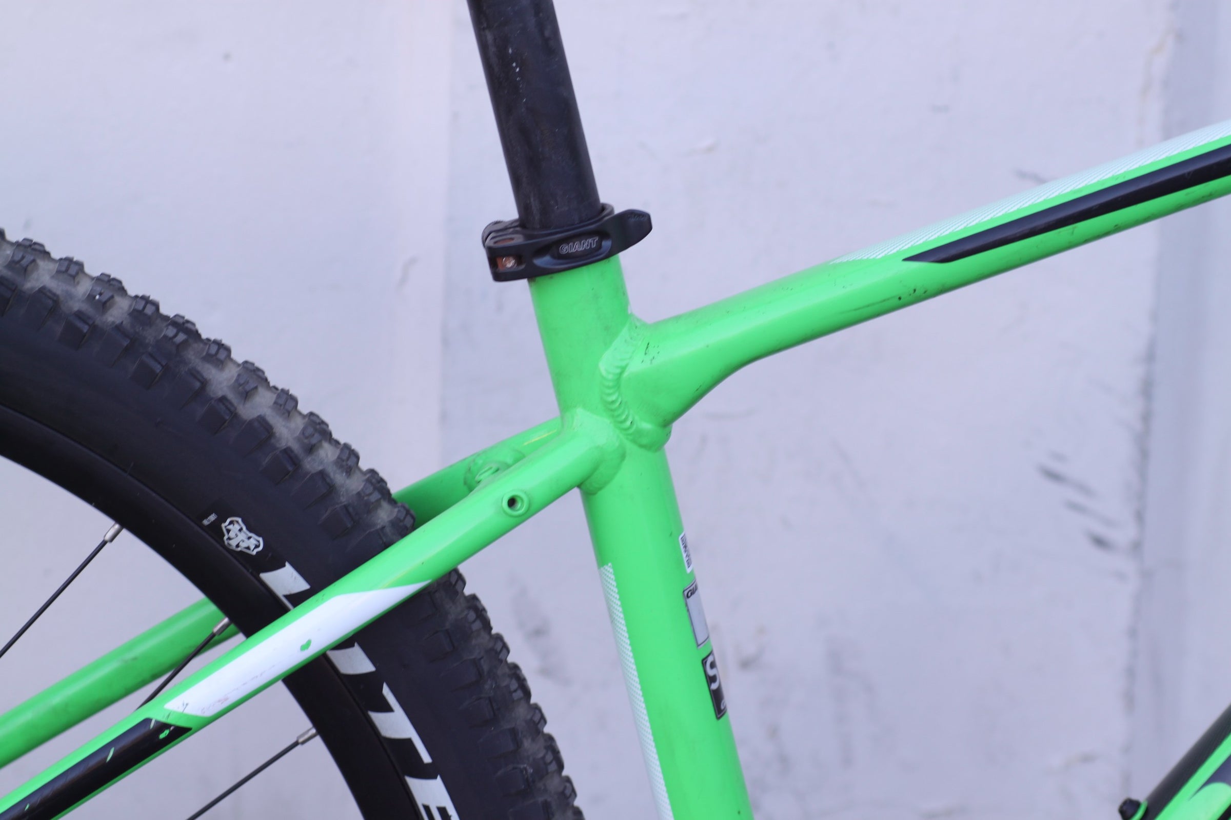 Giant ATX 2 27.5 Sport Hardtail MTB with Disc Brakes, 27.5” Wheels