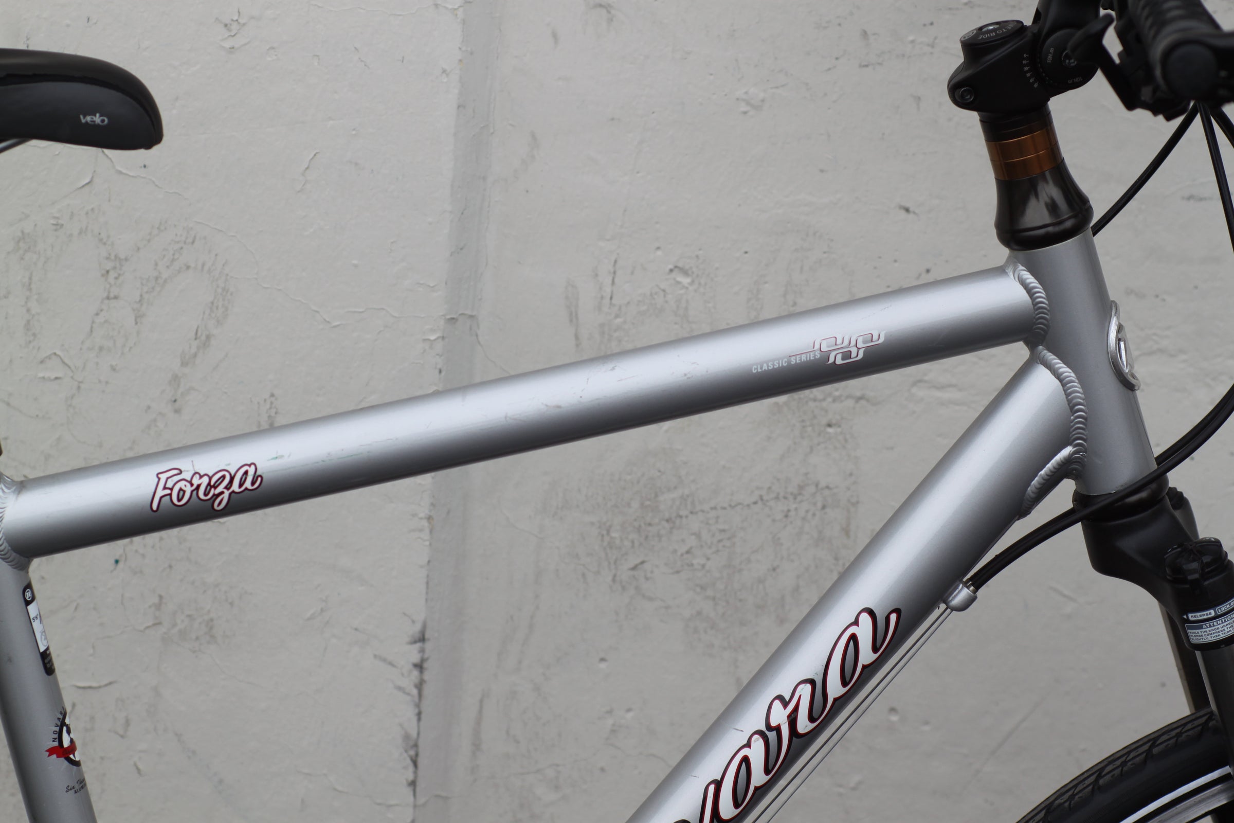 Novara Forza Commuter Hybrid Bike with Suspension Fork M silver