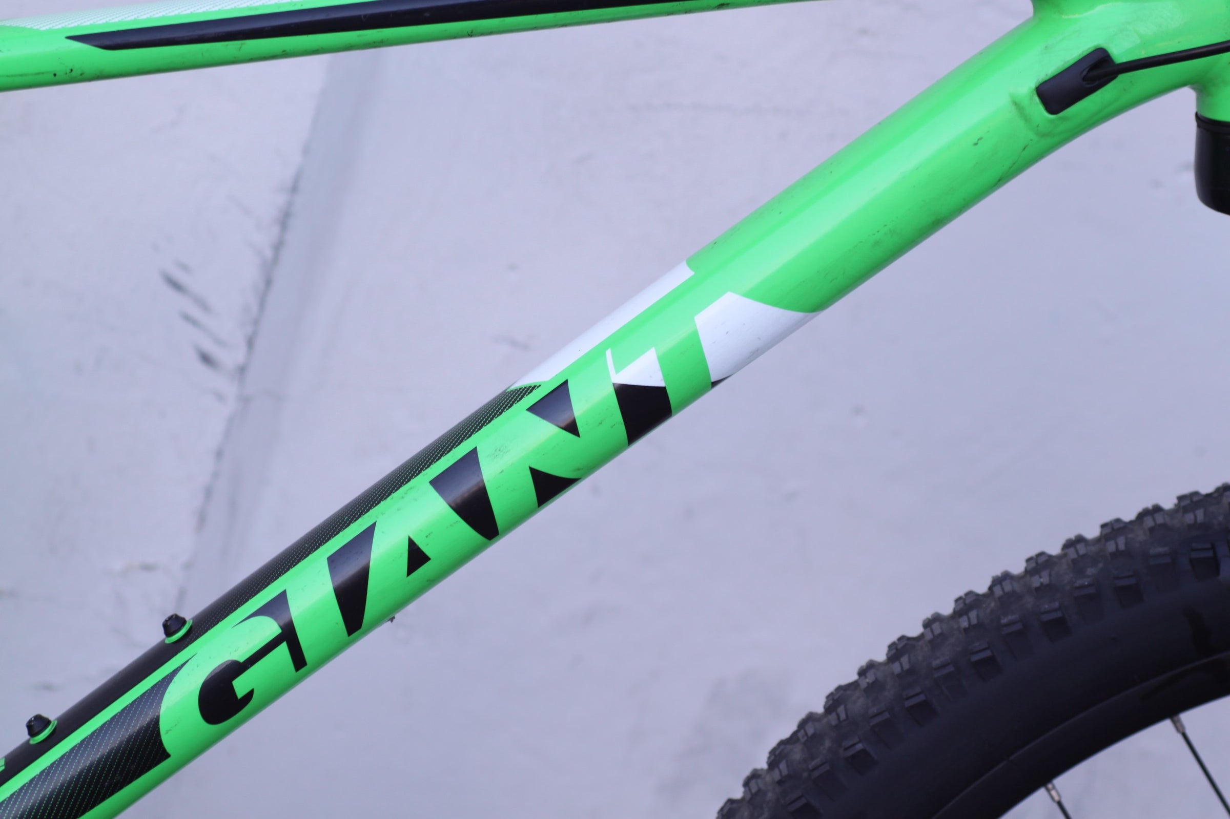 Giant ATX 2 27.5 Sport Hardtail MTB with Disc Brakes, 27.5” Wheels