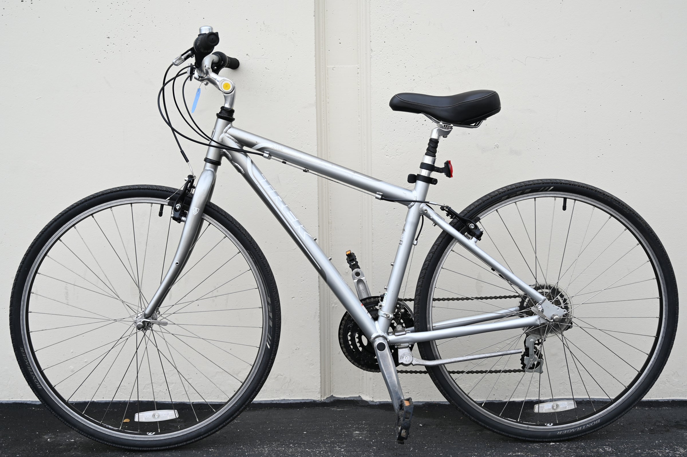 Trek 7000 Commuter Hybrid Bike with Adjustable Stem, Wide Tires  17.5"/44.5cm silver - RKQT | Used Bikes for Sale - Silicon Valley Bicycle  Exchange - Bay Area