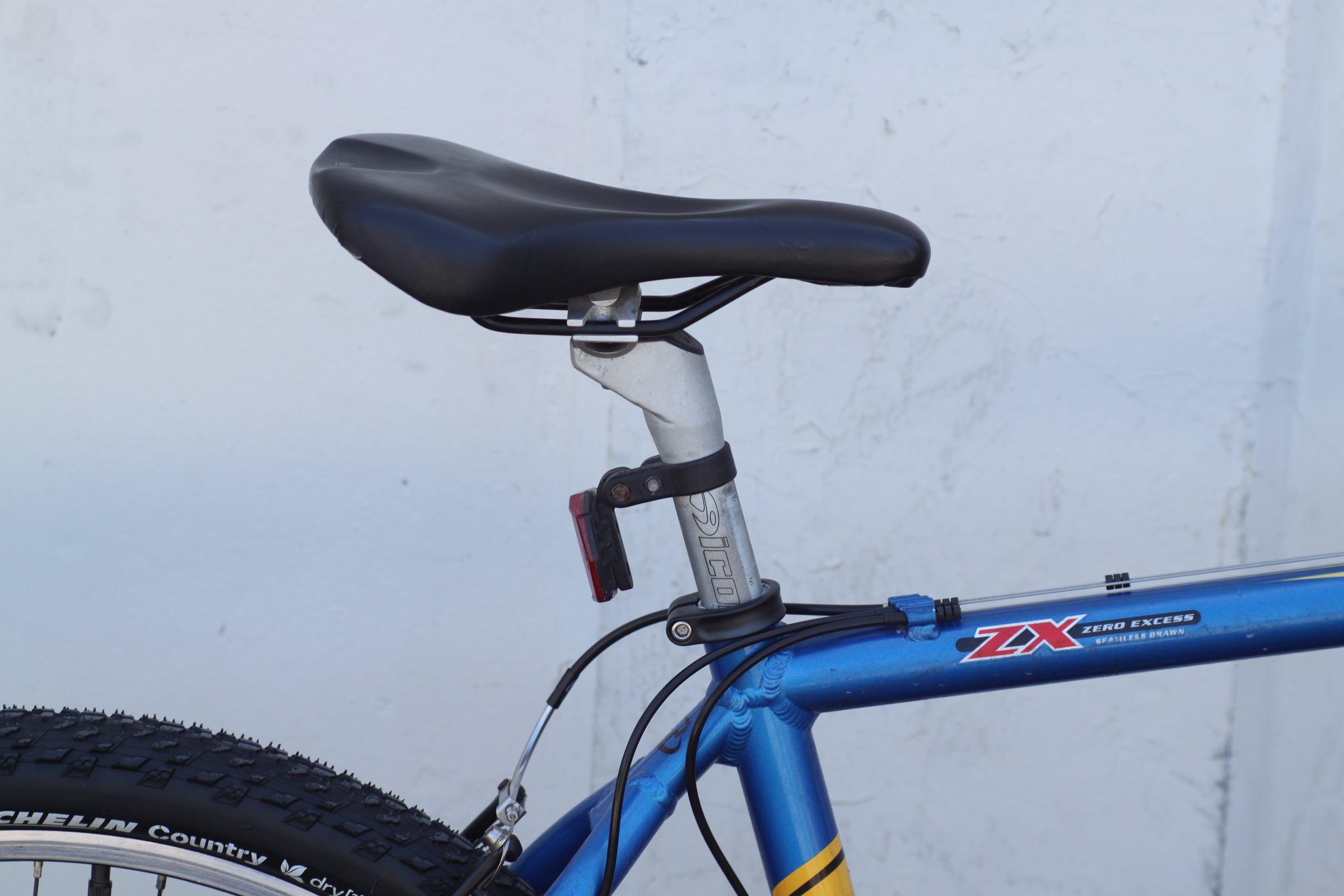 Trek 7000 ZX Series Vintage MTB Hardtail with RockShox Fork, New