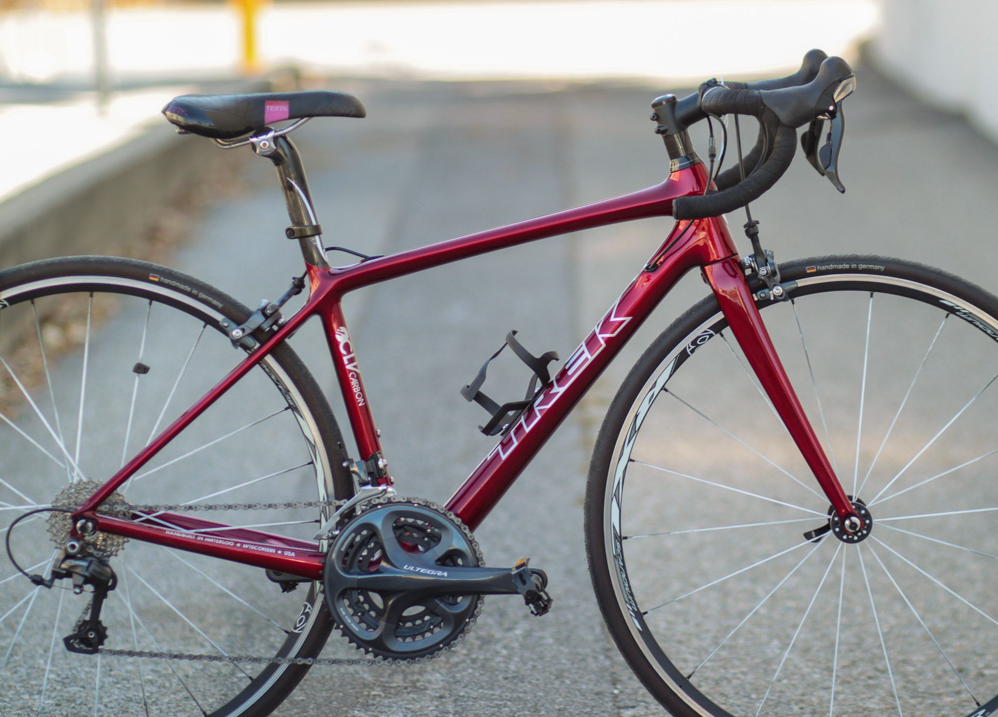 Trek Project One Madone OCLV 600 Carbon Road Bike - Ultegra red