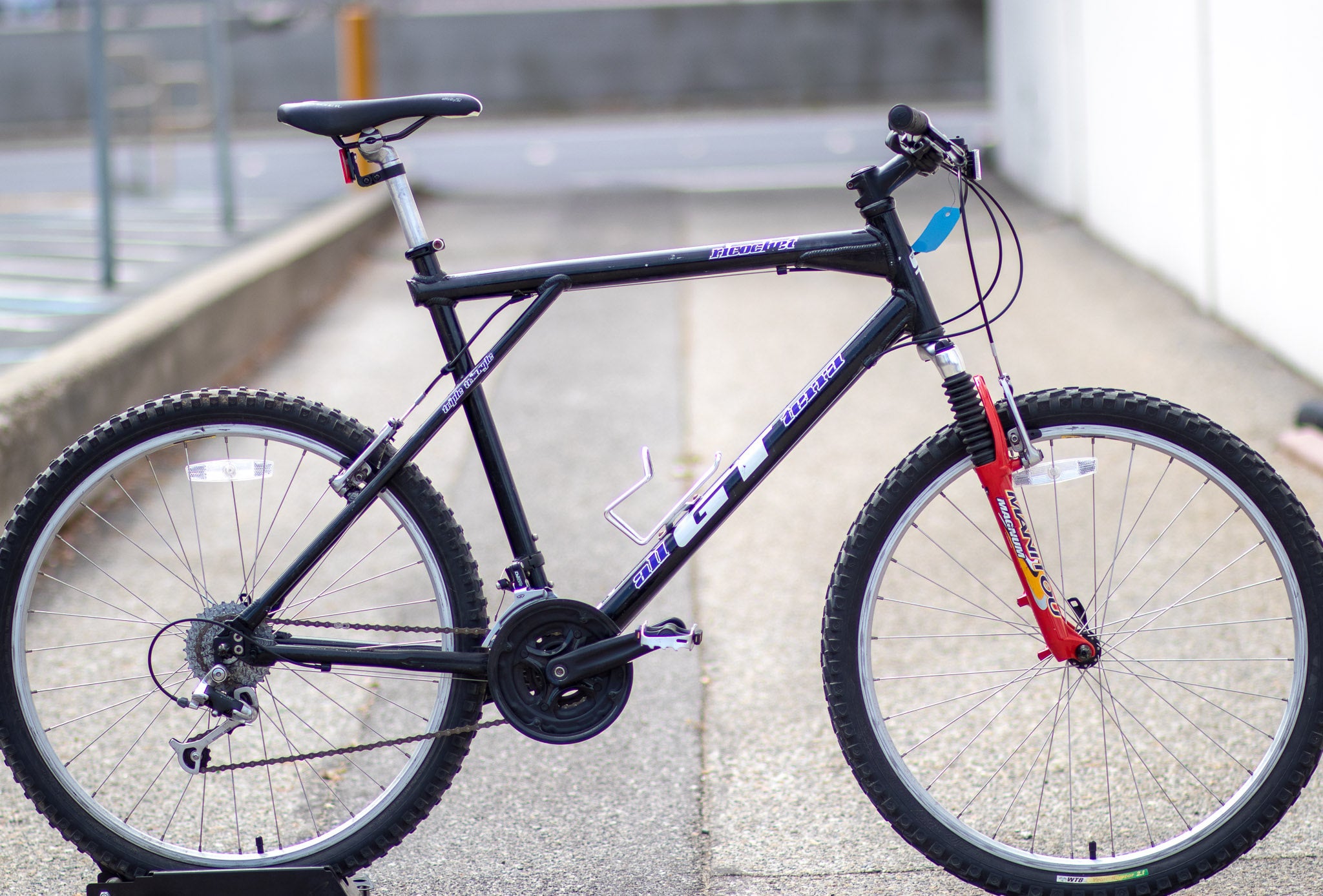 GT Ricochet All Terra Classic Mountain Bike - Manitou Fork black - UMMP ...