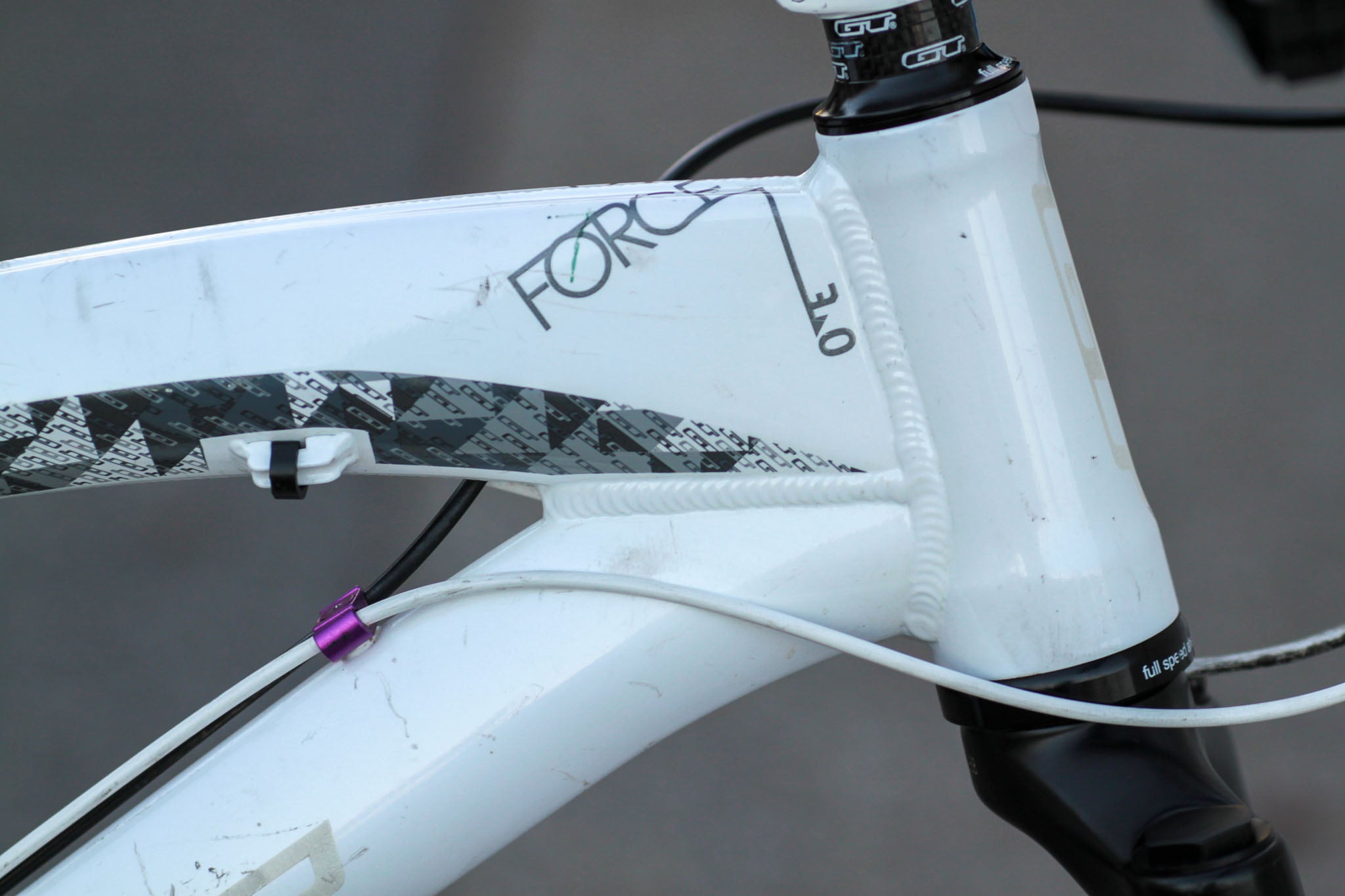 GT Force 3.0 Full Suspension Mountain Bike with Disc Brakes white