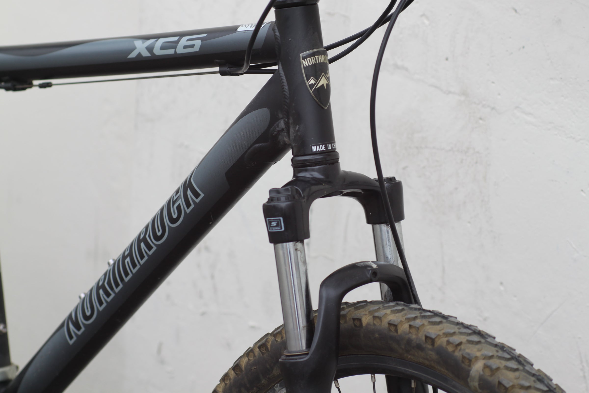 Northrock XC6 Sport Mountain Bike with Disc Brakes and Suntour