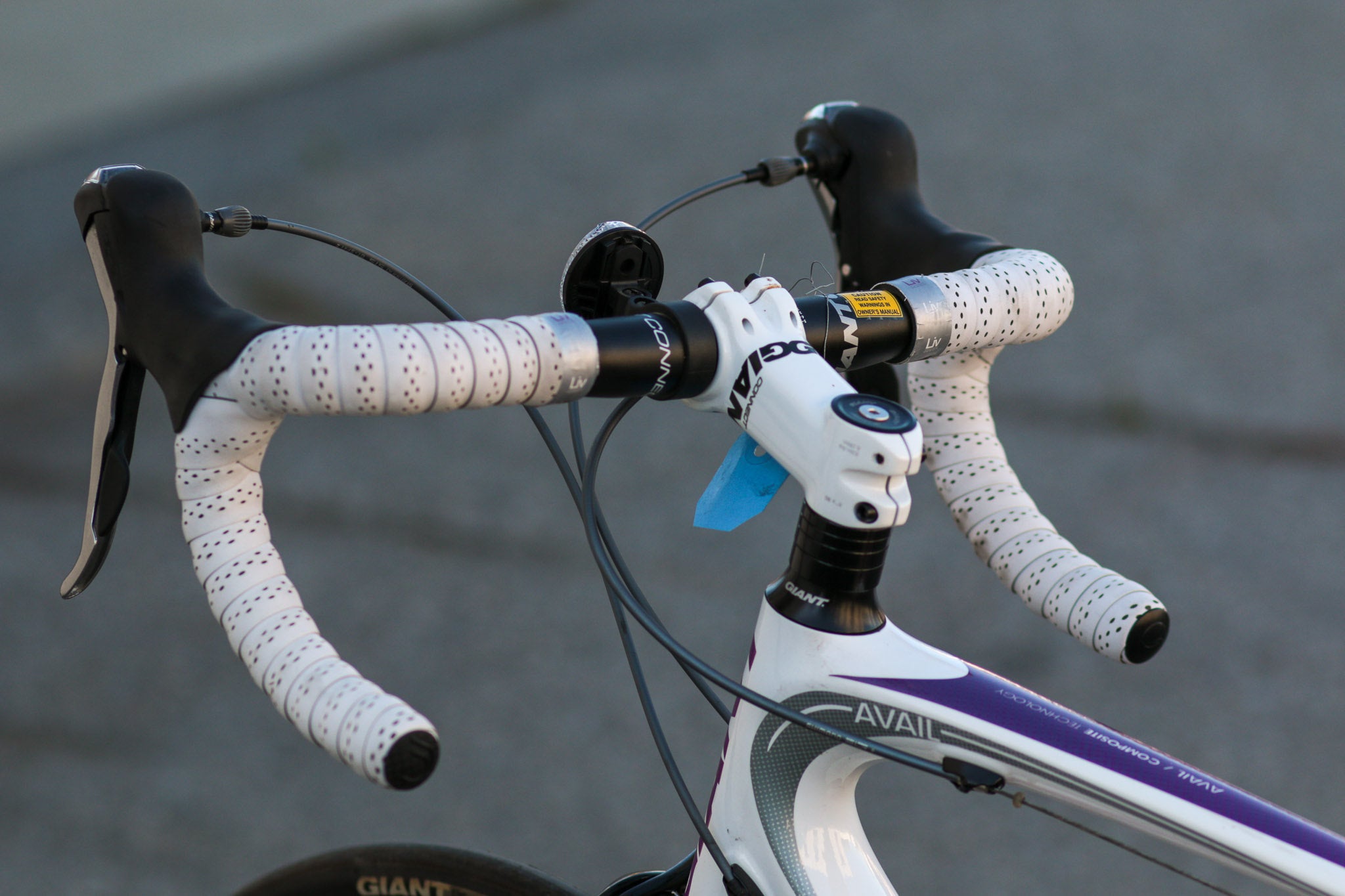 Giant Liv Avail Composite 3 Women's Carbon Road Bike S white