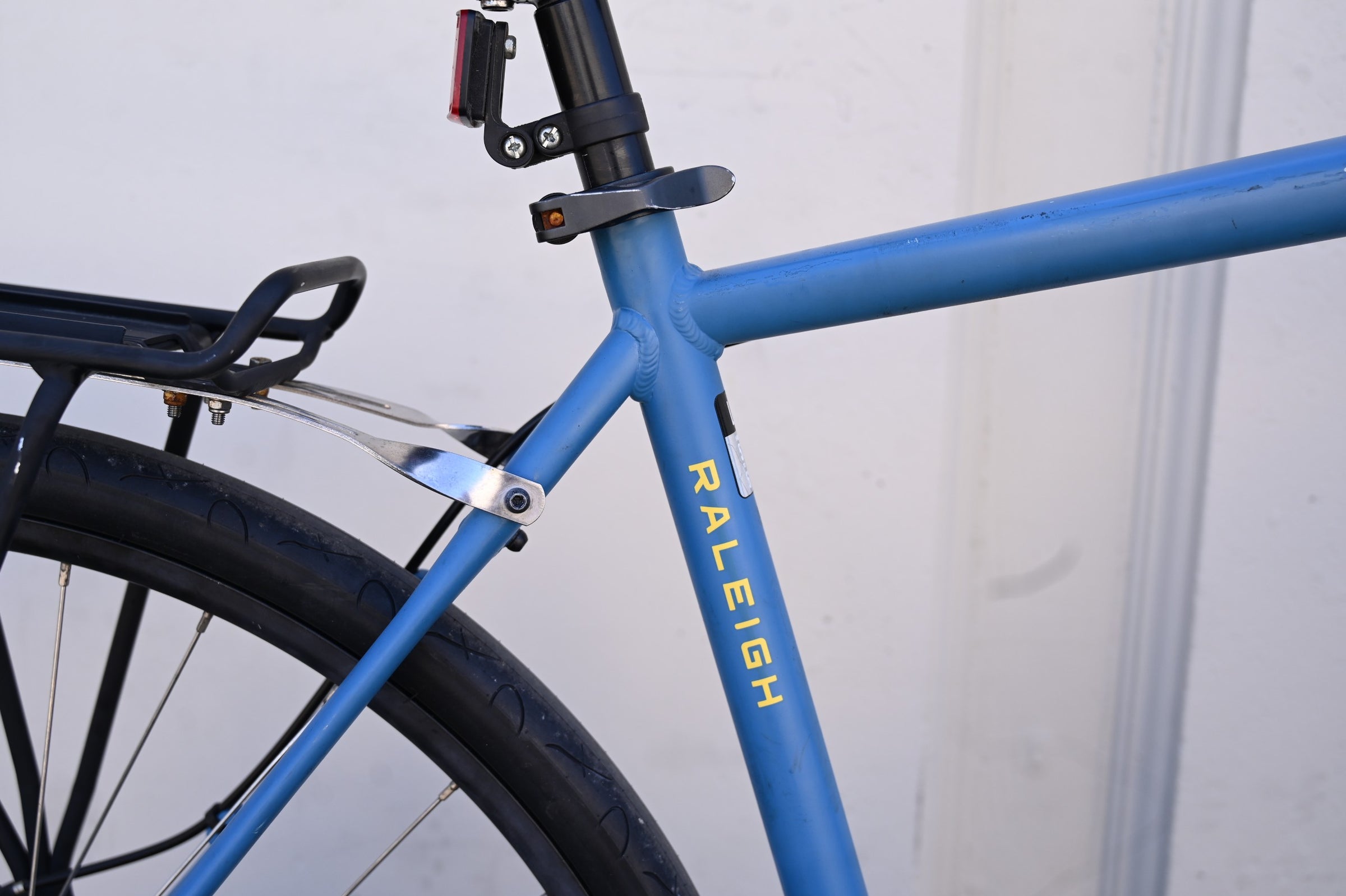 Raleigh Cadent 2 Flat Bar Commuter Fitness Hybrid with Disc Brakes