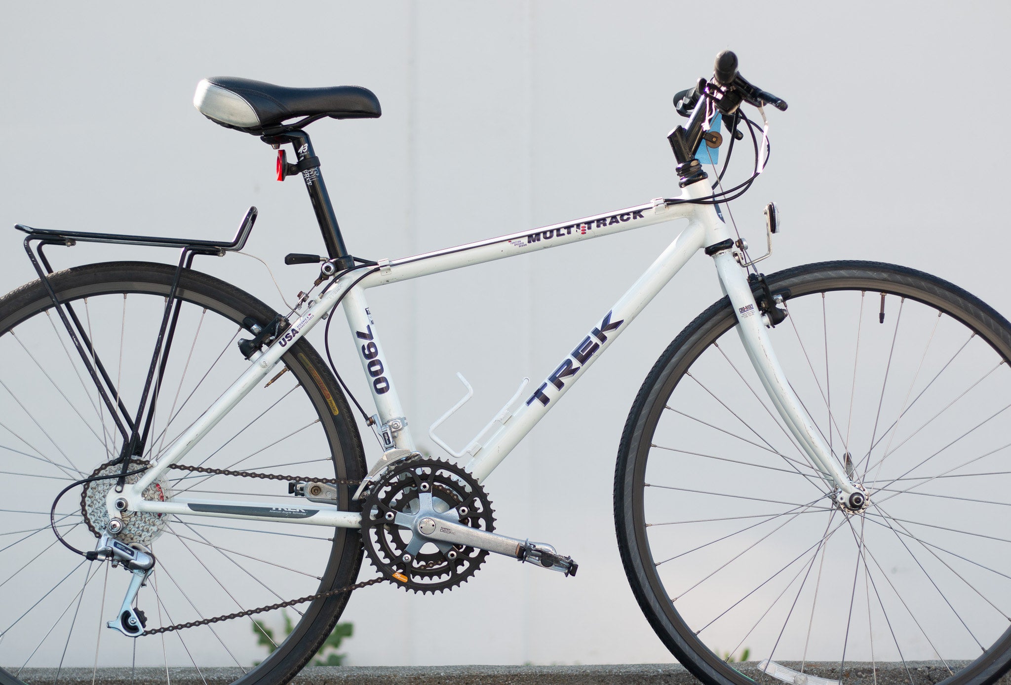 trek 7900 bicycle 90s 730 Multitrack Steel Hybrid bike, Pearl White & Navy Blue, 39 – Cycle & Coffee Trek Multitrack 7900 Gravel Conversion