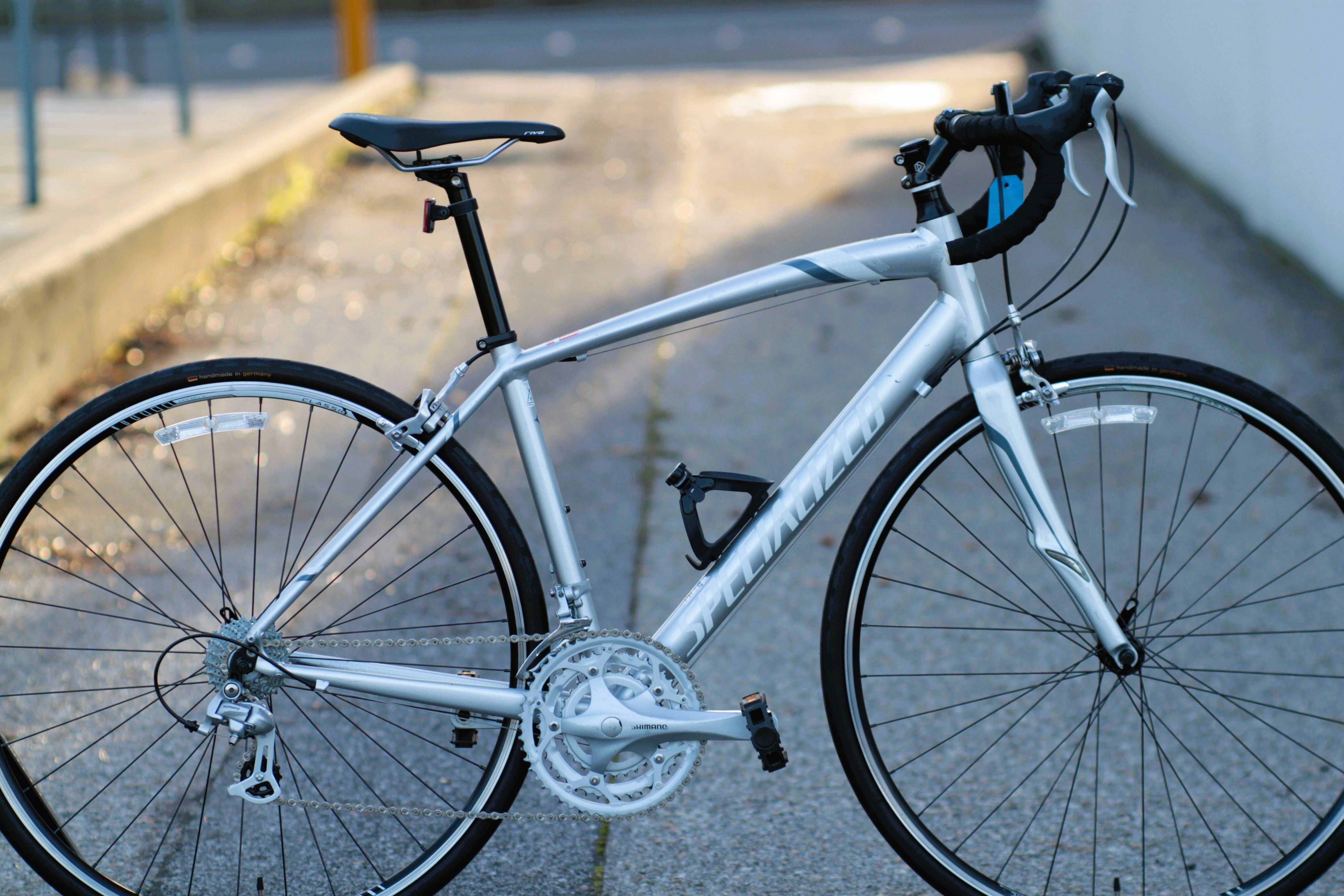 Specialized Dolce Women's Road Bike with FACT Carbon Fork WL