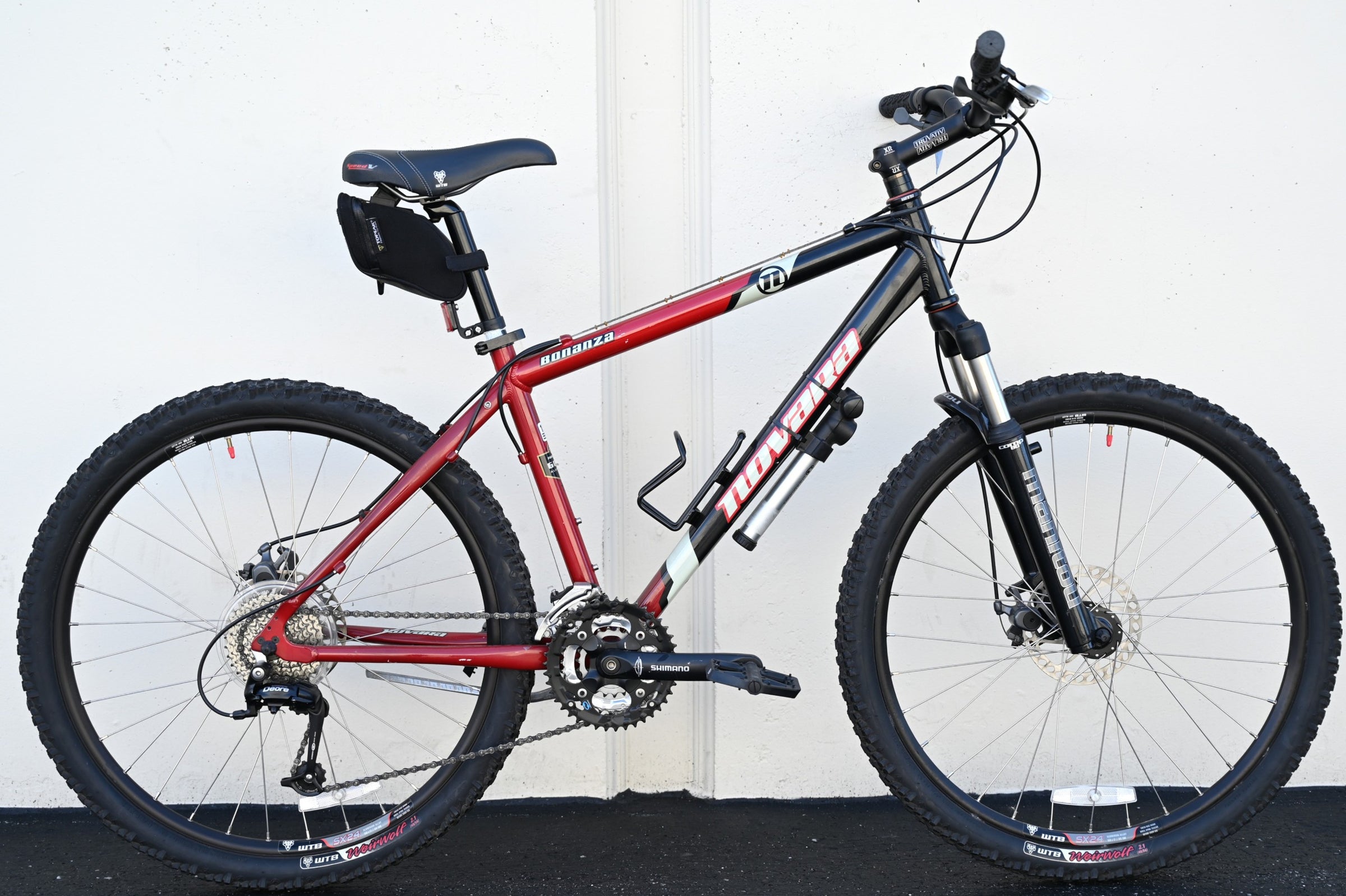 Novara Bonanza Sport MTB Hardtail with Disc Brakes, Manitou Trace
