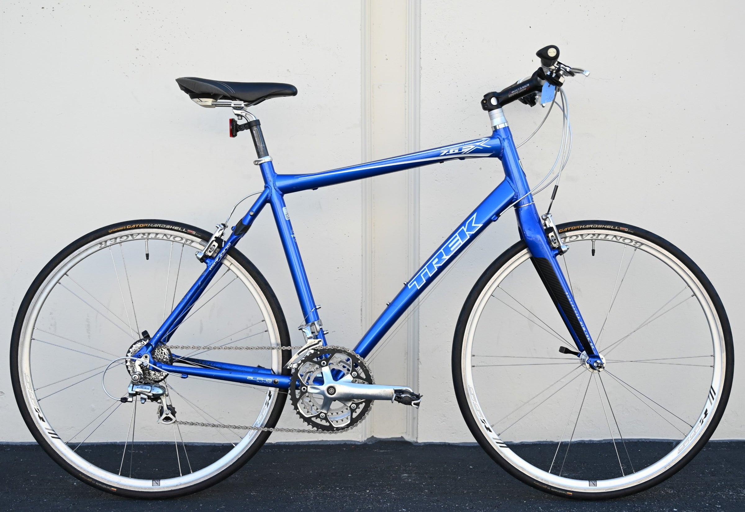 trek 7.6 fx bicycle Trek 7.6 FX Commuter Fitness Hybrid with Carbon Fork, IsoZone Seatstays  22.5