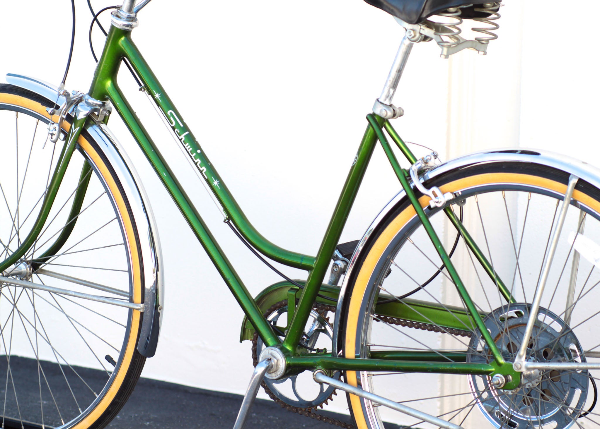 Schwinn Collegiate Vintage Steel Ladies Bike, 5-speed - Made in