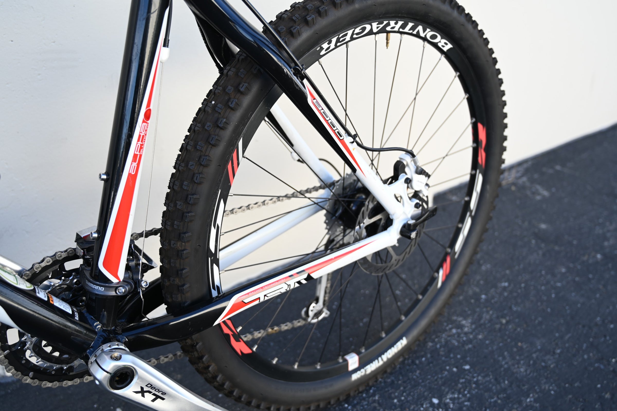 Trek 8000 Disc Hardtail MTB with Disc Brakes, RockShox Reba SL