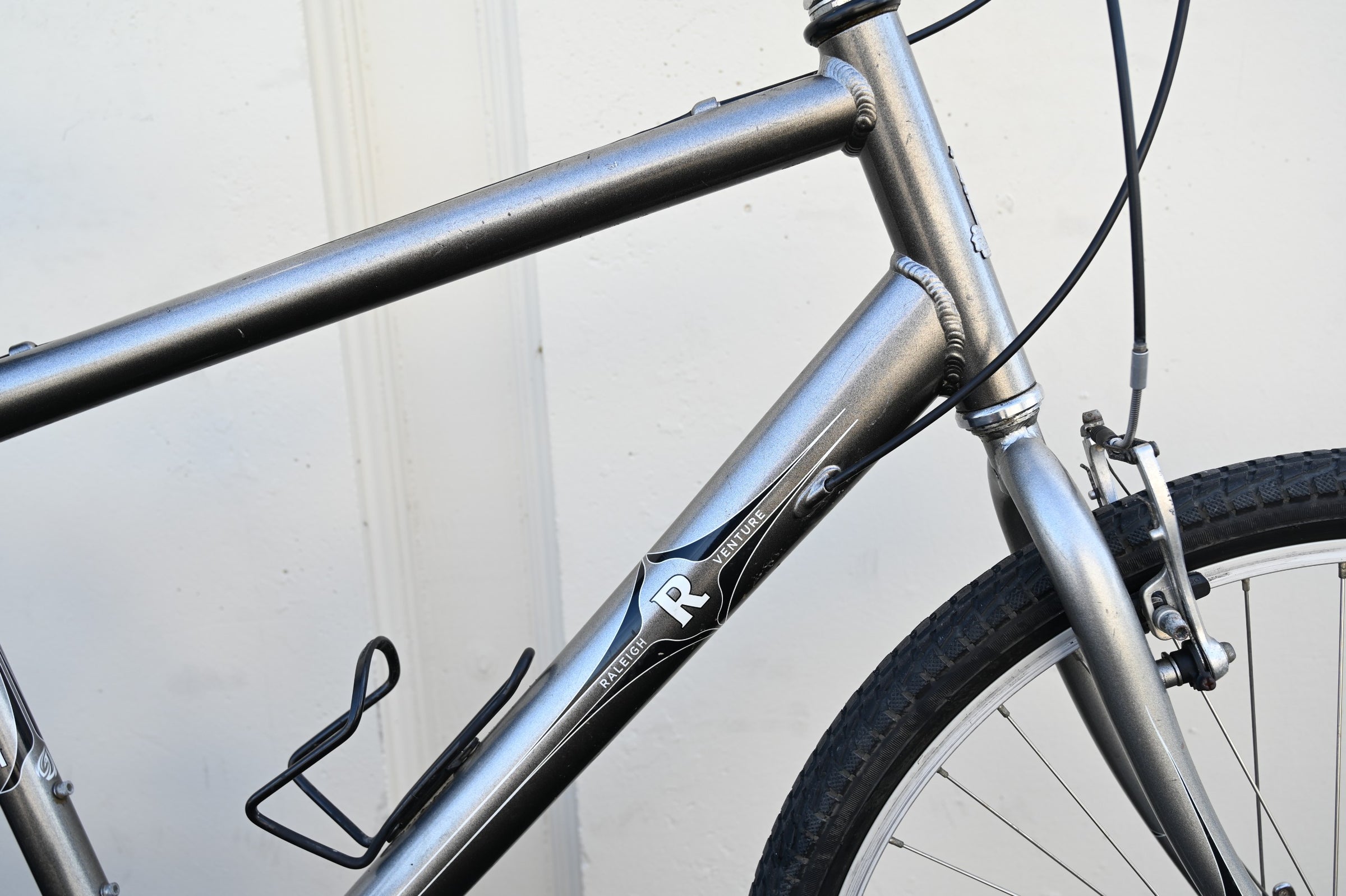 Raleigh Venture Commuter Hybrid Bike with Adjustable High Bars, 7