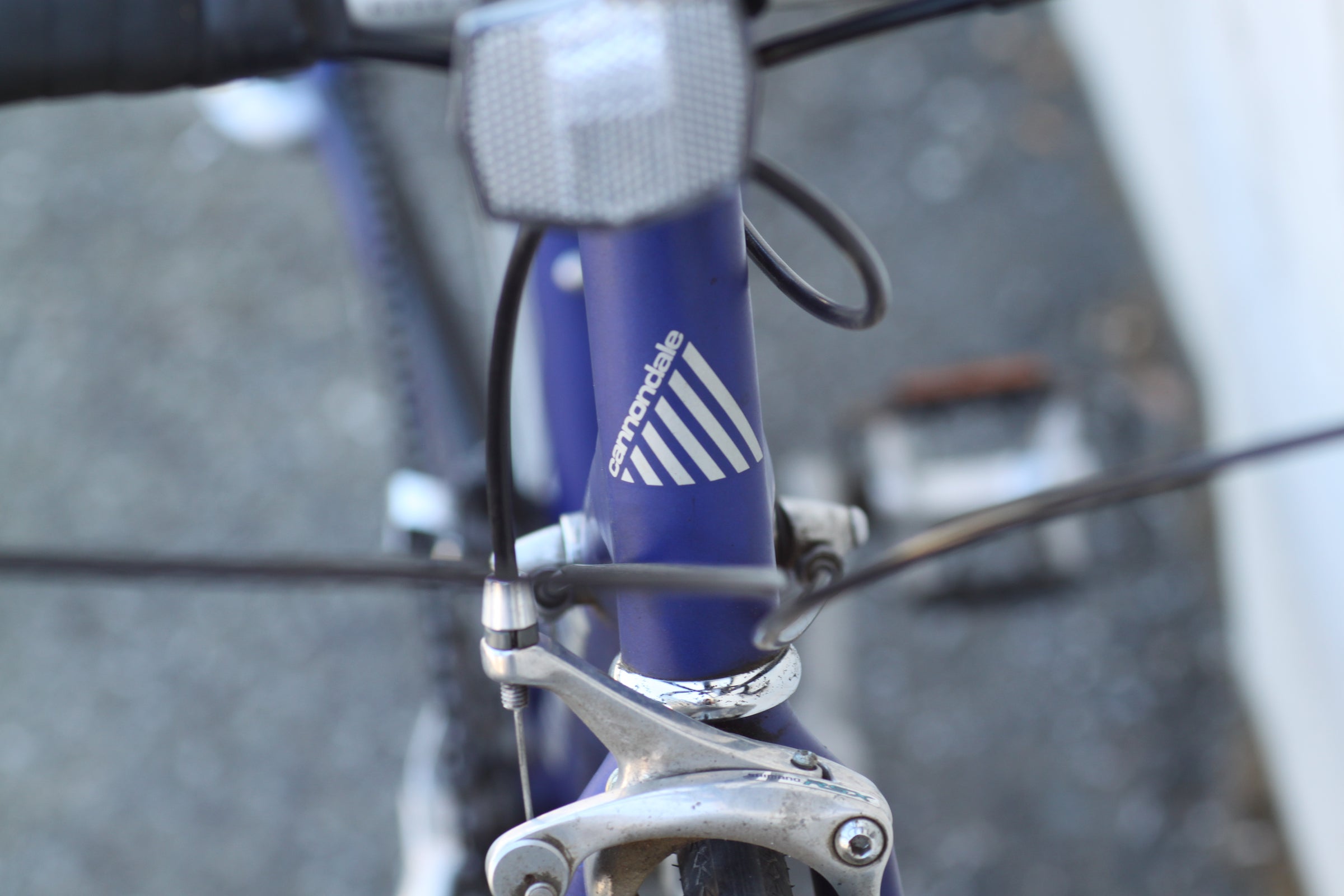 Cannondale R500 Lightweight Classic Alloy Road Bike with Shimano