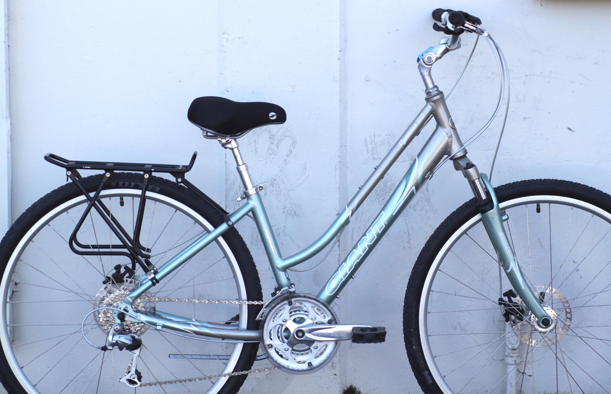 Giant Cypress LX Step-Through Hybrid with Disc Brakes, Wide